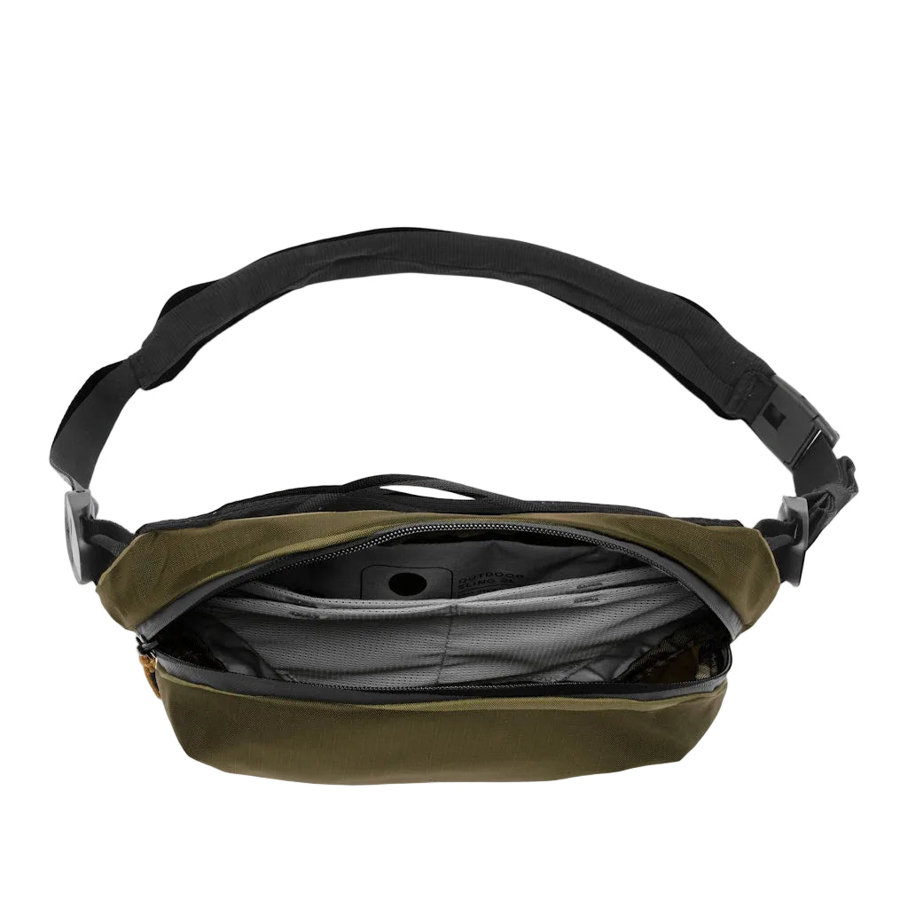 Peak Design Outdoor Sling 2L in Kelp — interior view # color_Kelp