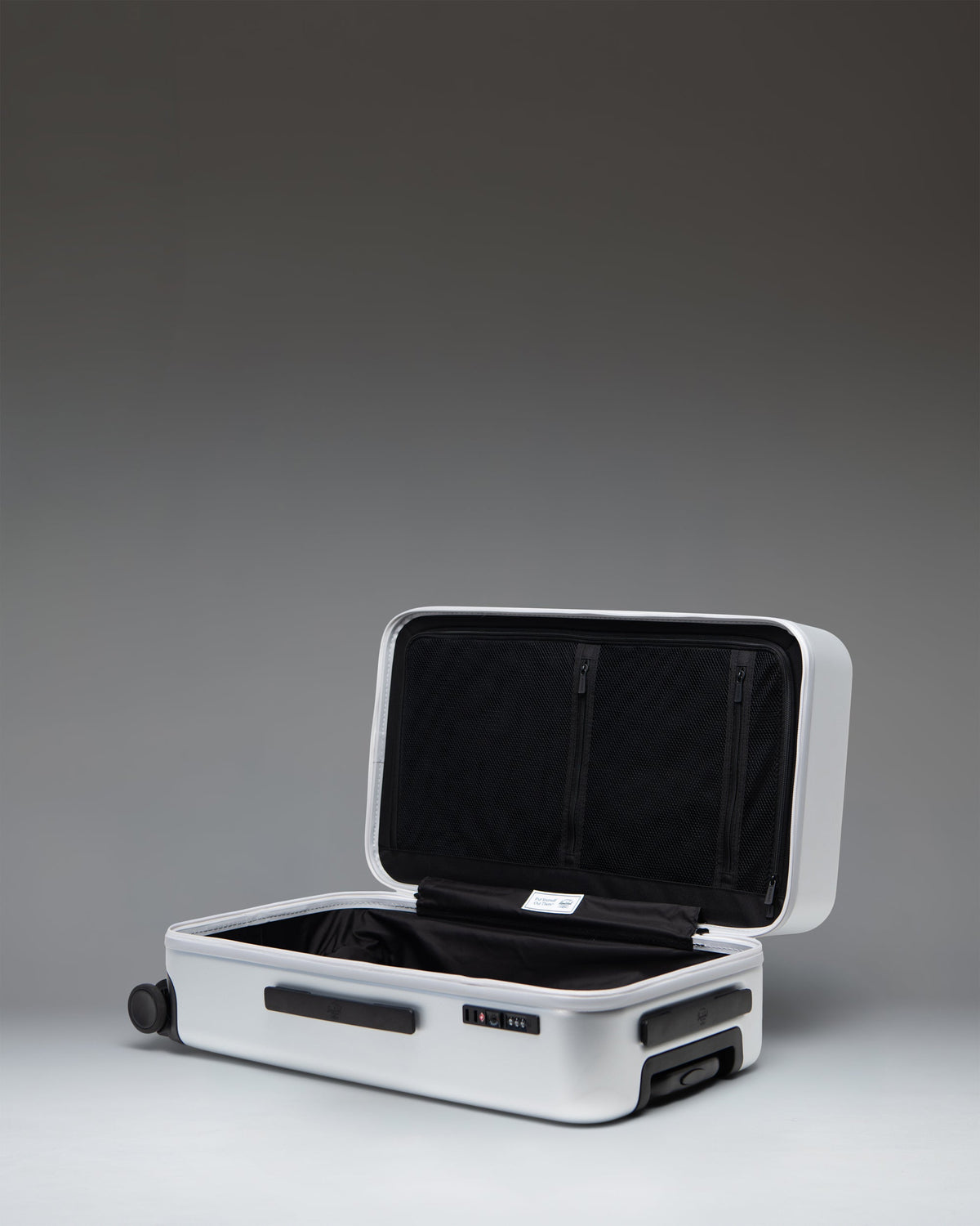 Herschel Heritage Hardshell Medium Luggage 67L in Silver — interior view