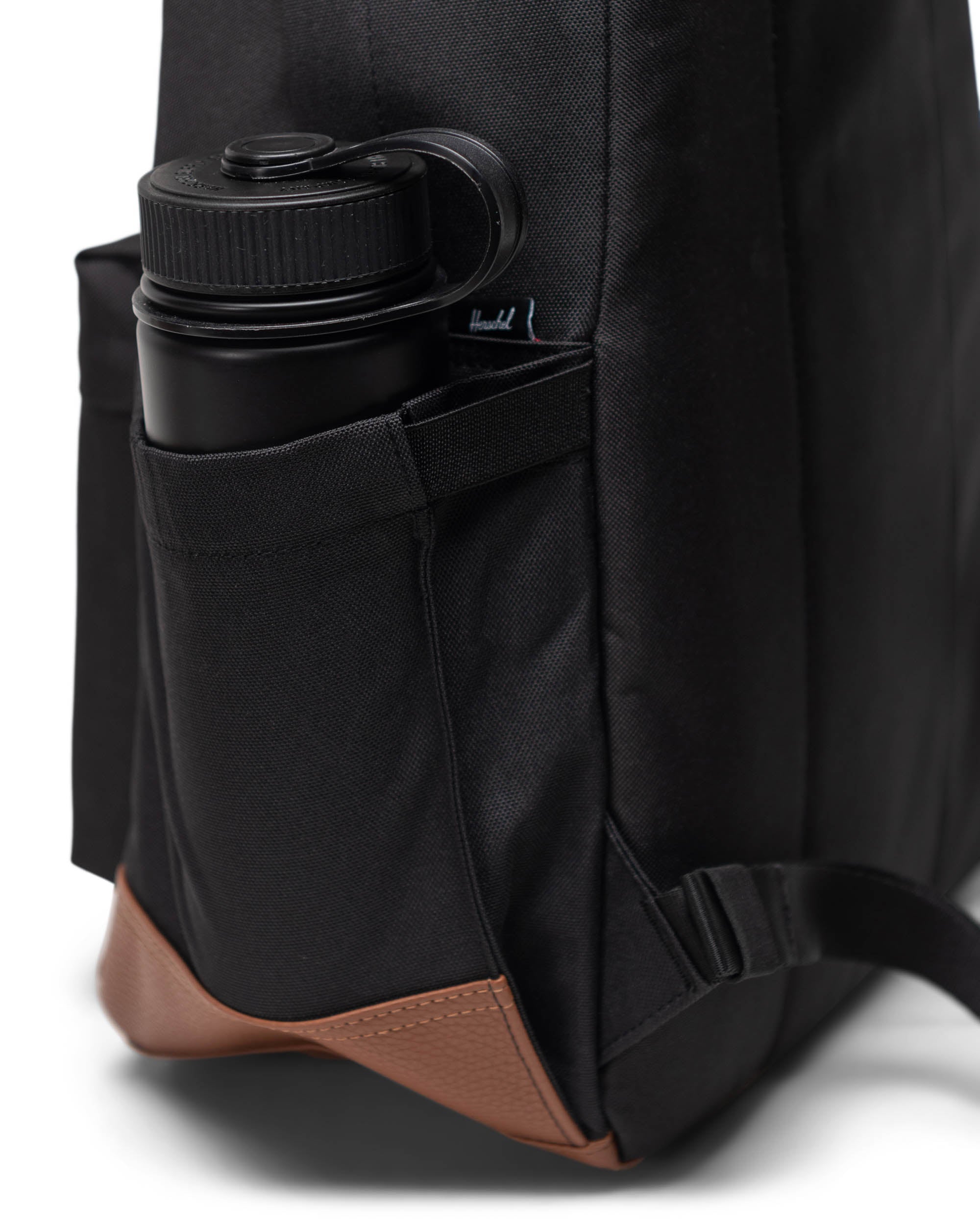 Herschel Heritage Backpack 24L in Black — detail view 2 # color_Black