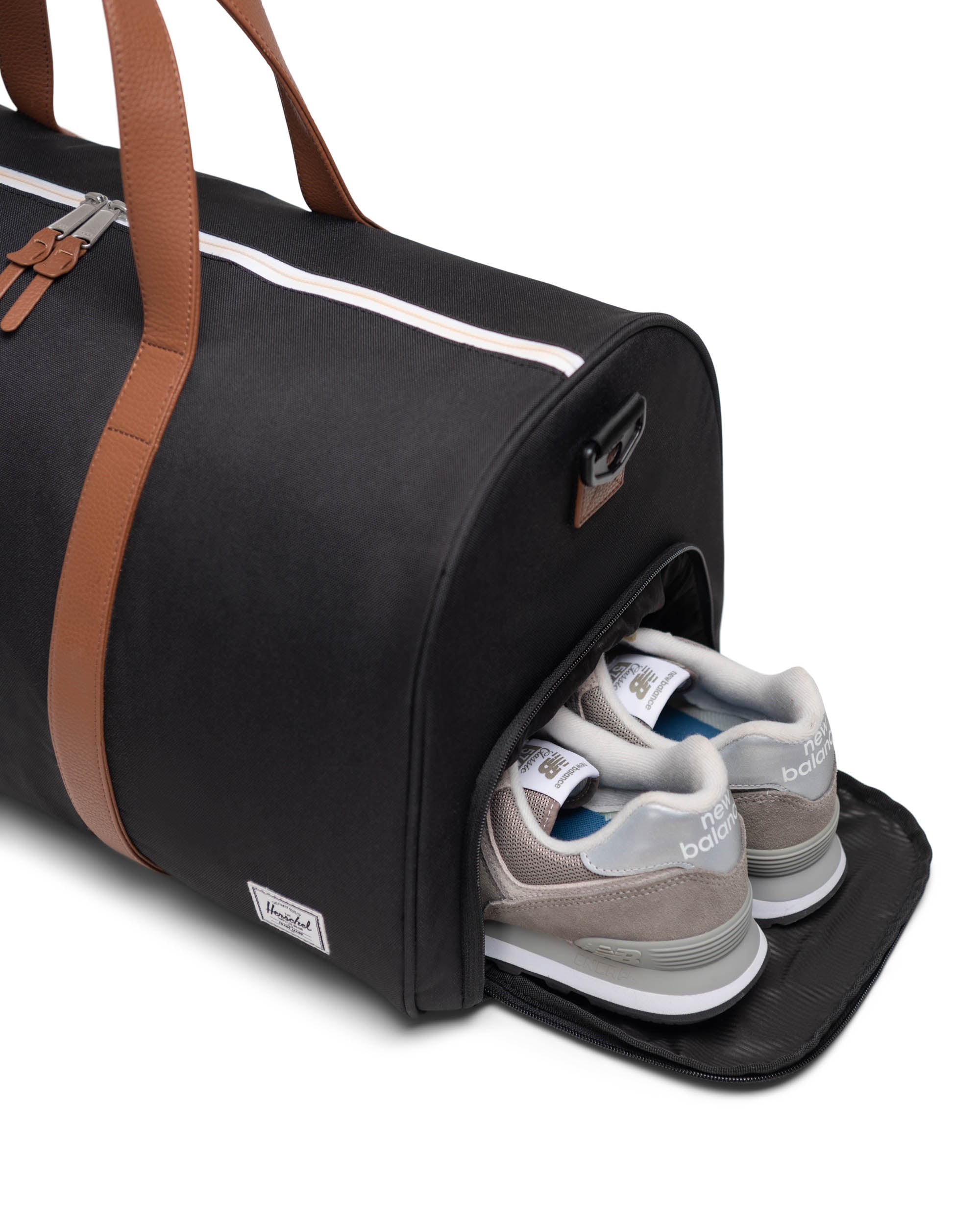 Herschel Novel Duffle 43L in Black — detail view 2 # color_Black