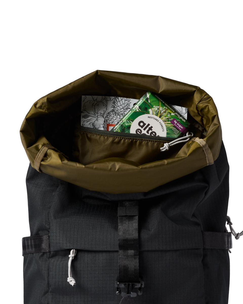 Cotopaxi Consuelo 22L Daypack in Black — angle view 3