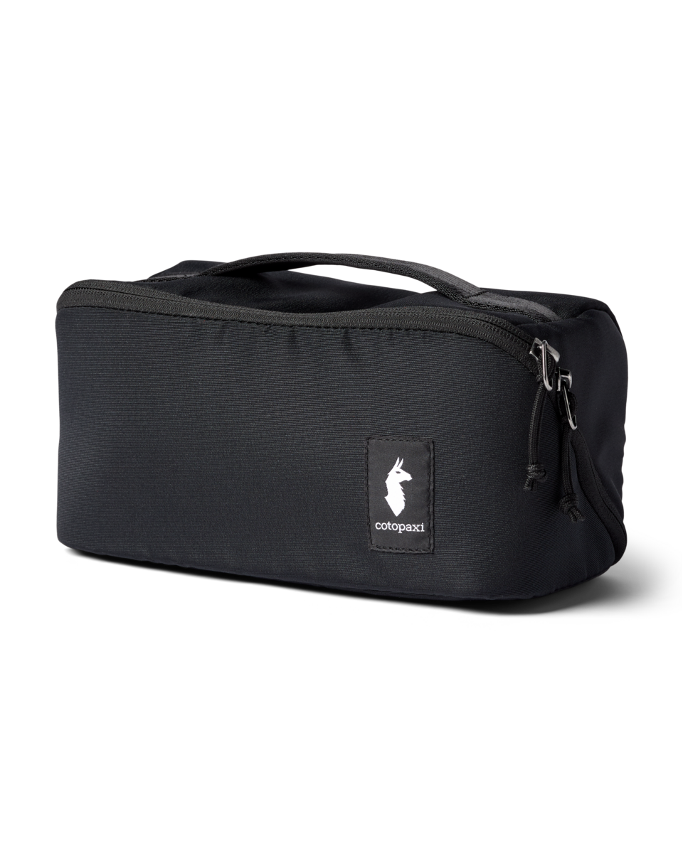 Cotopaxi Viaje Toiletry Kit in Black — front view
