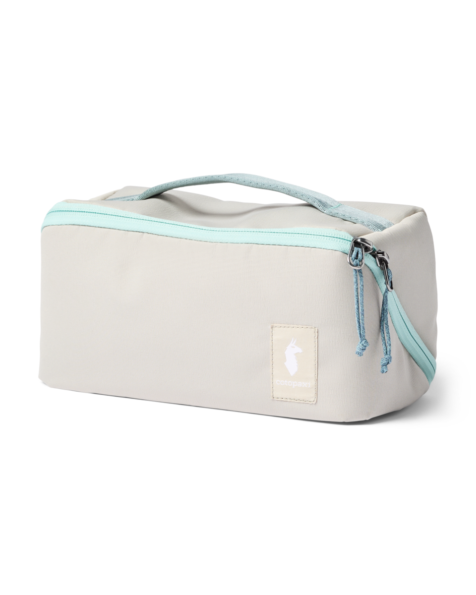 Cotopaxi Viaje Toiletry Kit in Mineral — front view
