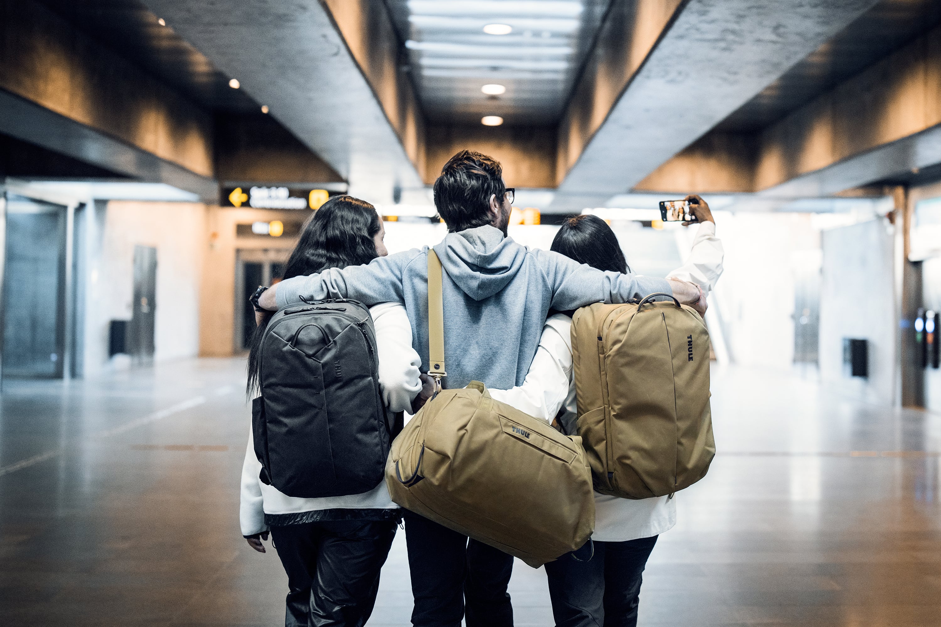 Thule Aion Duffel Bag 35L — lifestyle 2