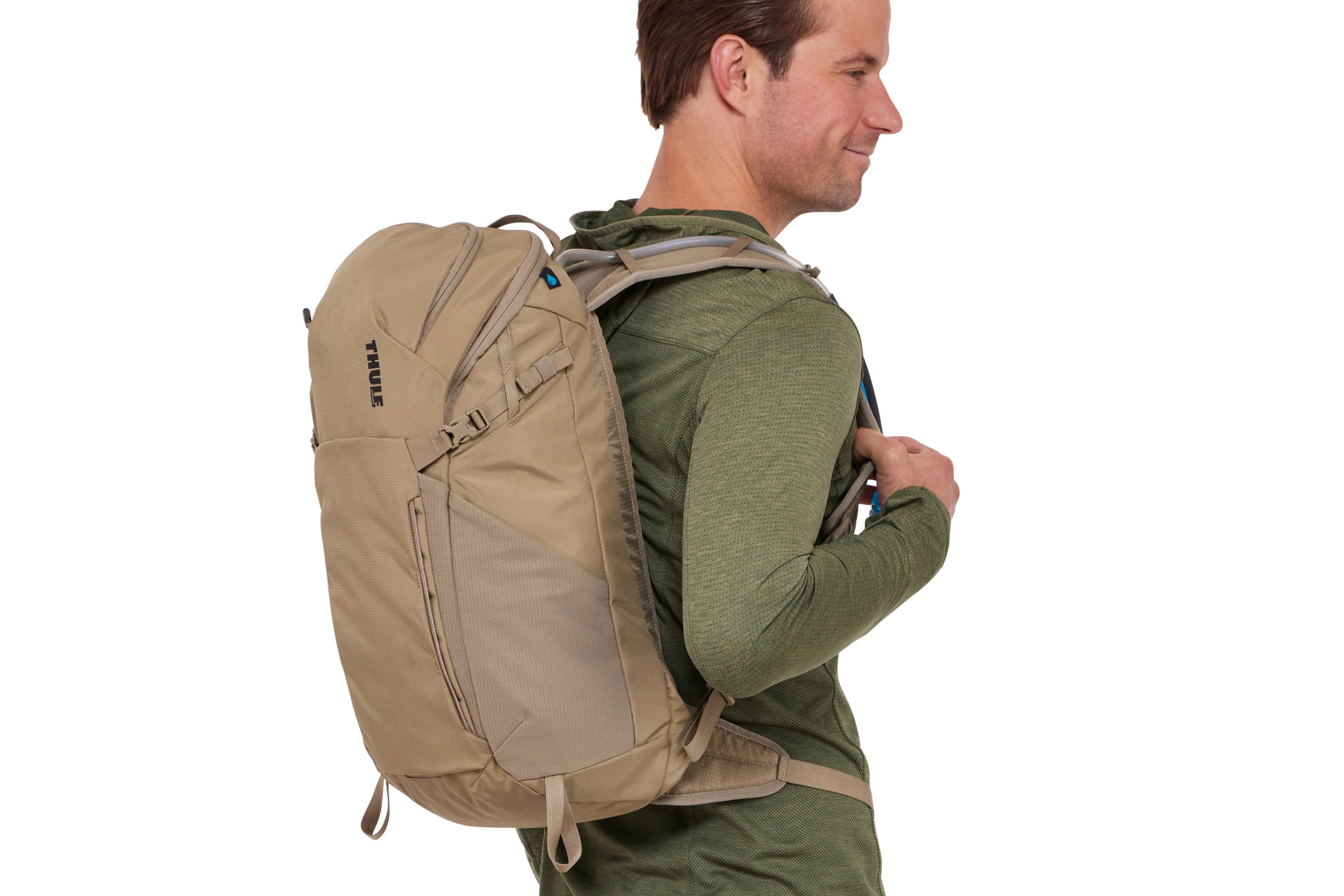 Thule AllTrail Hydration Pack 22L in Faded Khaki — lifestyle 2 # color_Faded Khaki