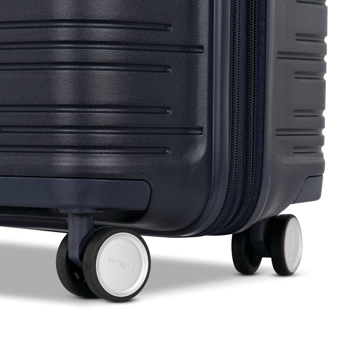 Samsonite Elevation Plus Carry-On Spinner in Midnight Blue — detail view # color_Midnight Blue