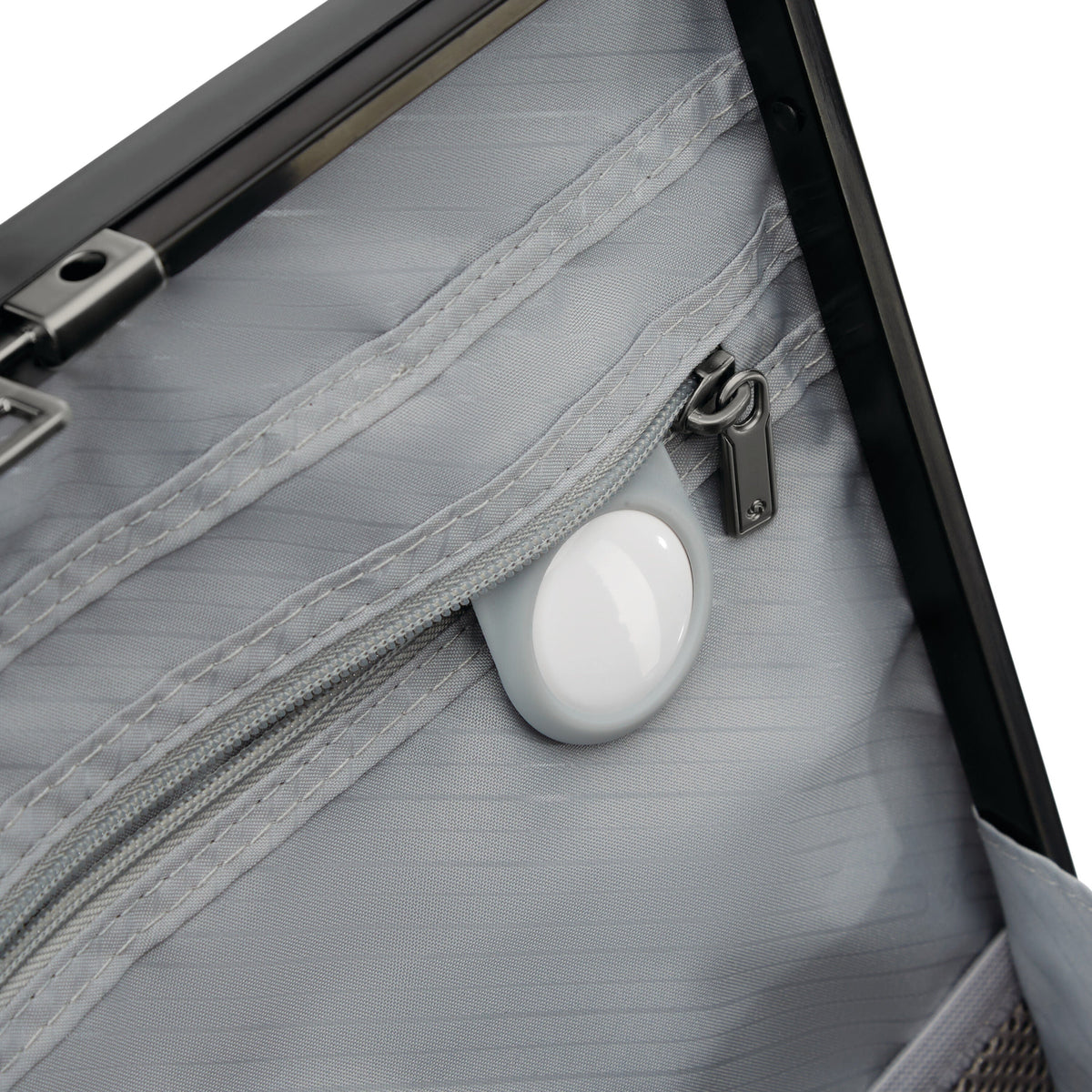 Samsonite Elevation Plus Carry-On Spinner in Triple Black — detail view 4