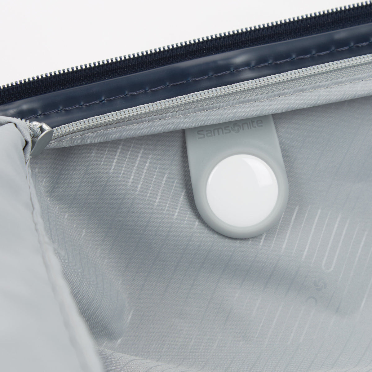 Samsonite Elevation Plus Large Spinner in Midnight Blue — detail view 3
