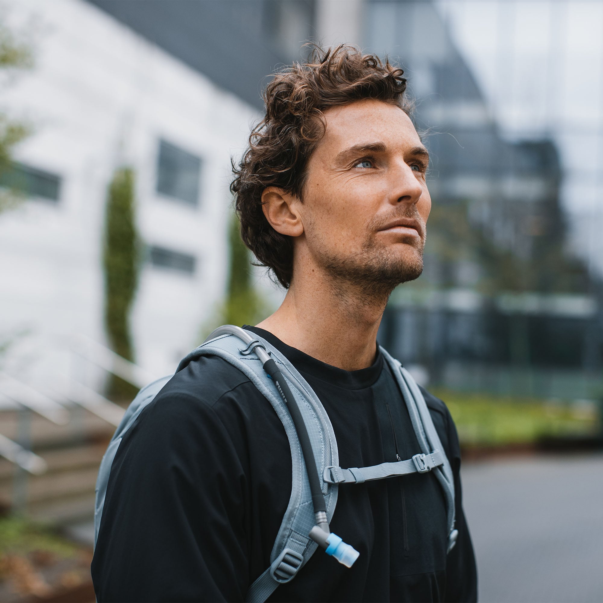 Thule AllTrail Hydration Pack 10L in Pond Blue — lifestyle 3 # color_Pond Blue