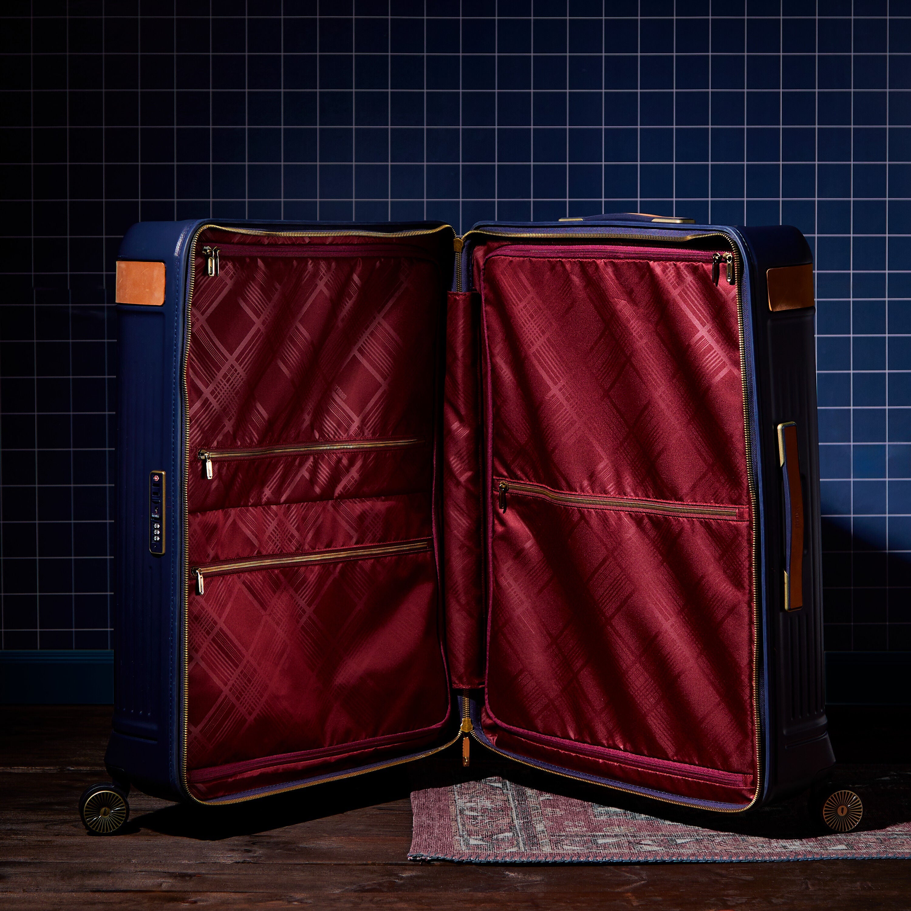 Hartmann Reserve Extended Journey Spinner in Midnight Navy — angle view 6