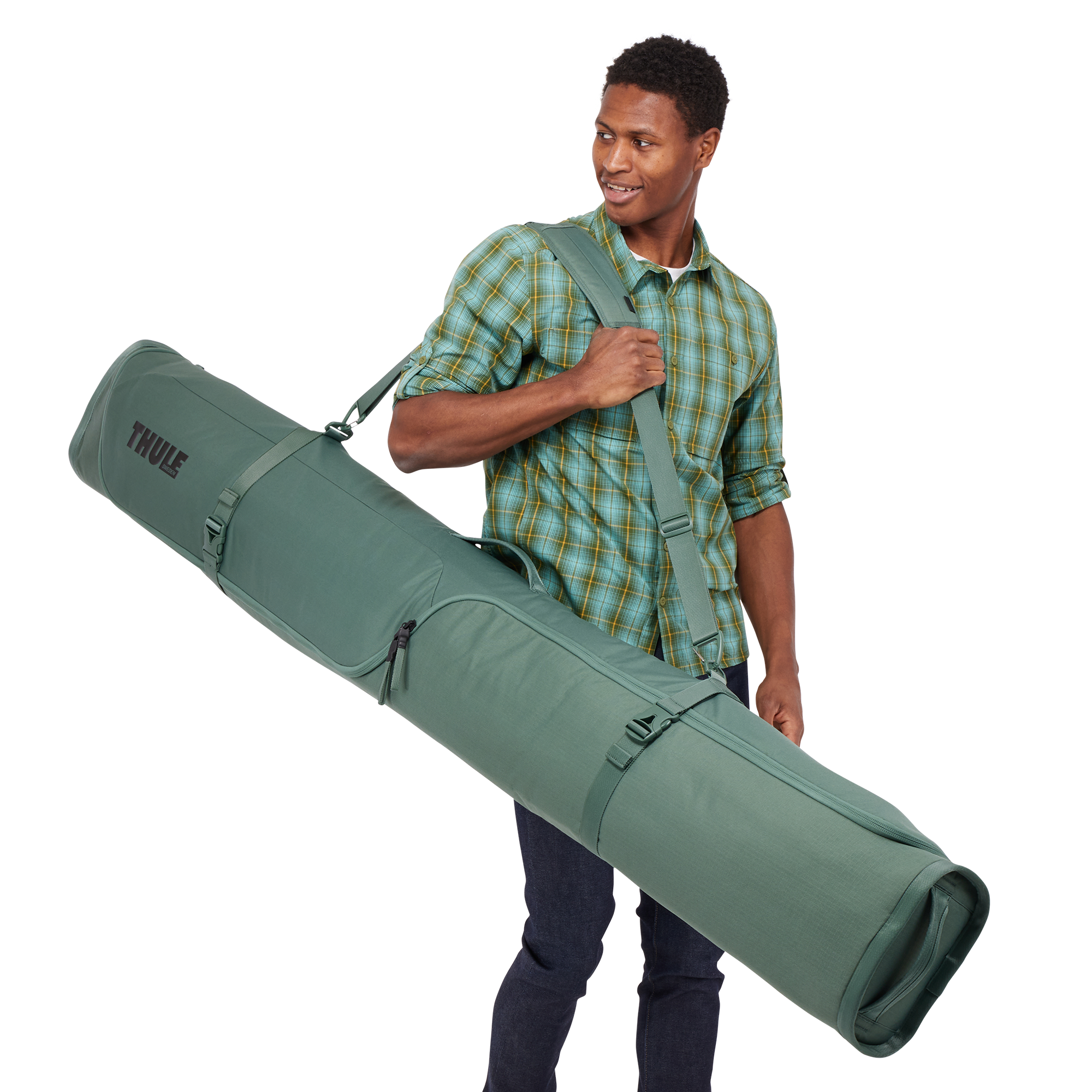 Thule RoundTrip Ski Bag 192cm in Hazy Green — lifestyle # color_Hazy Green