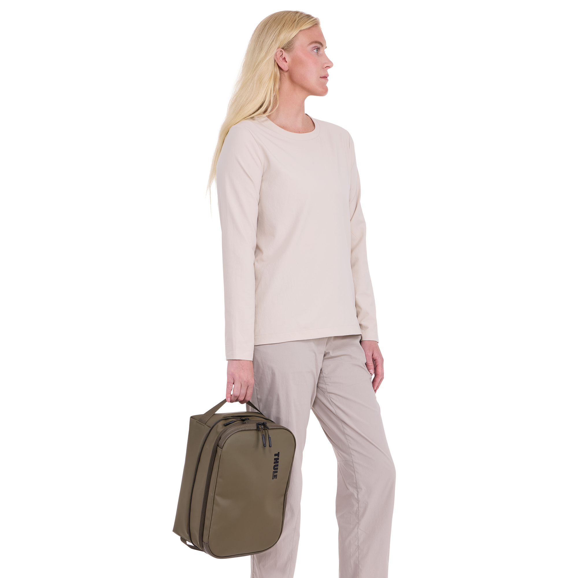 Thule Chasm Large Gear Cube in Deep Khaki — lifestyle # color_Deep Khaki