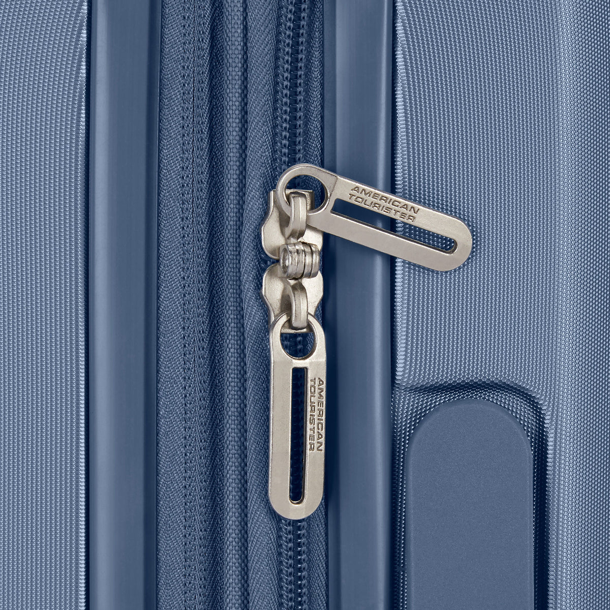 American Tourister Stratum 3.0 Large Spinner in Elemental Blue — detail view 3