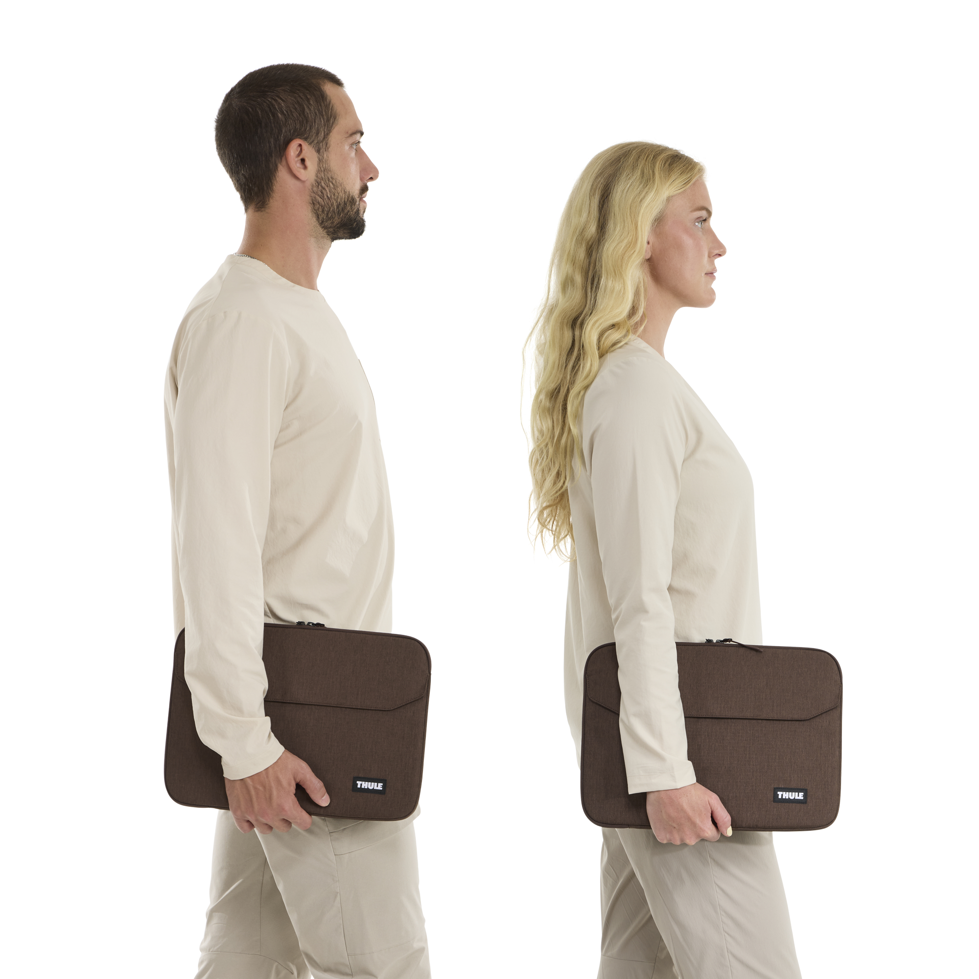 Thule Lithos Sleeve MacBook Air 15" in Nuanced Brown — lifestyle # color_Nuanced Brown