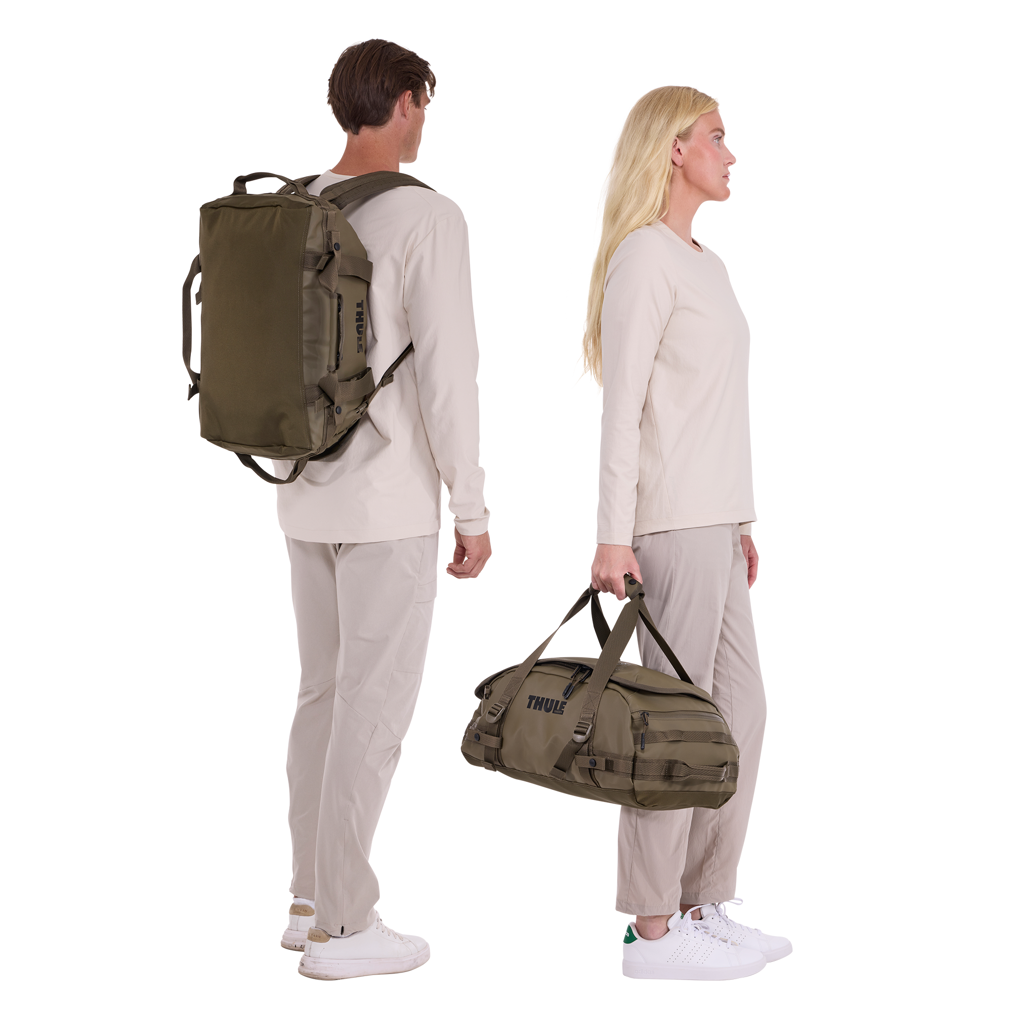 Thule Chasm 30L Duffel in Deep Khaki — lifestyle # color_Deep Khaki