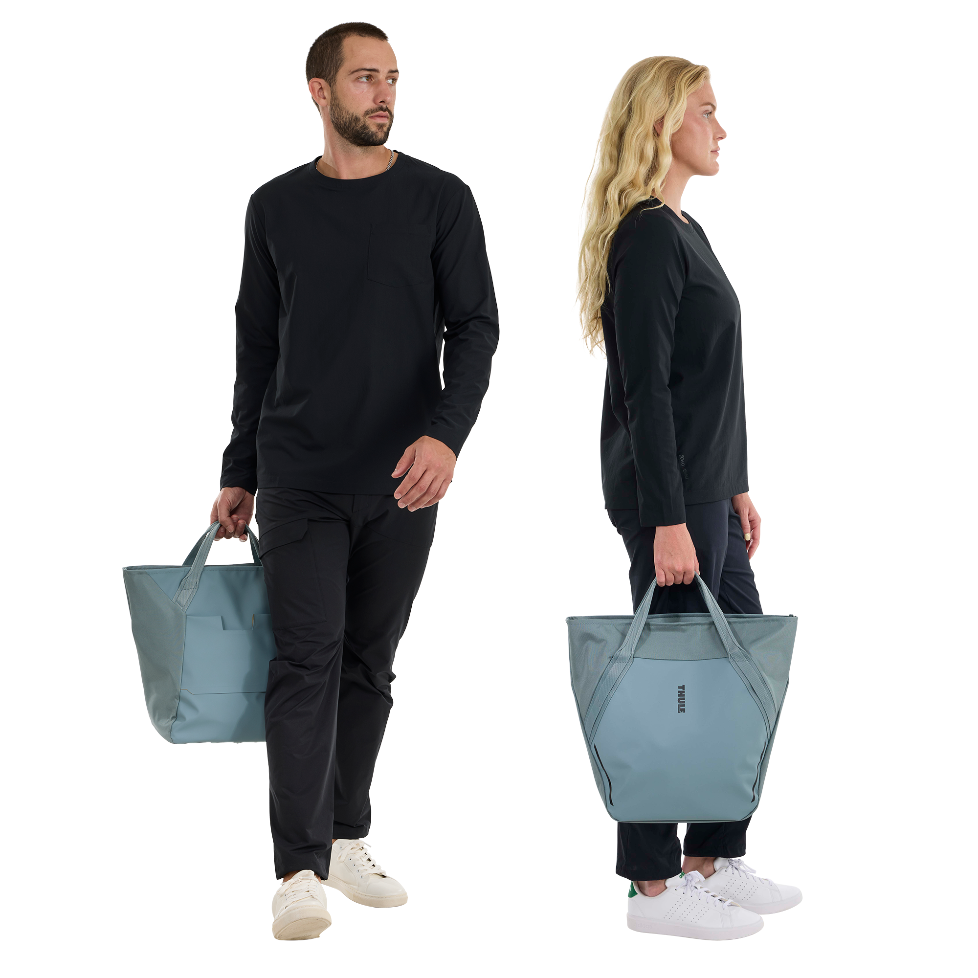 Thule Chasm Tote with InLock 25L in Mid Blue — lifestyle # color_Mid Blue