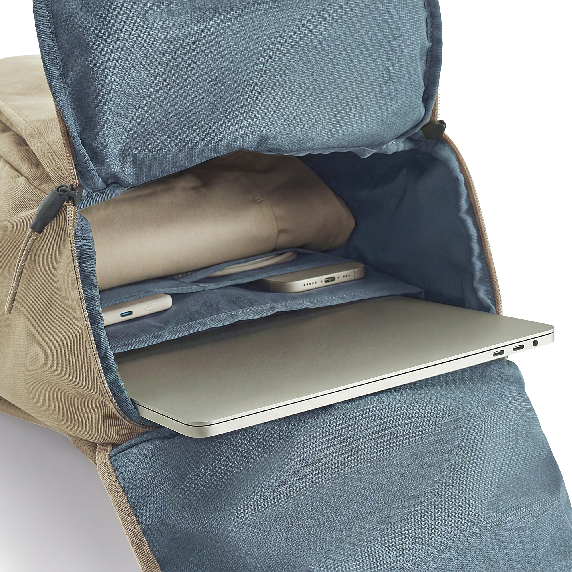 Thule Paramount Daypack Lite 20L in Gentle Beige — interior view # color_Gentle Beige