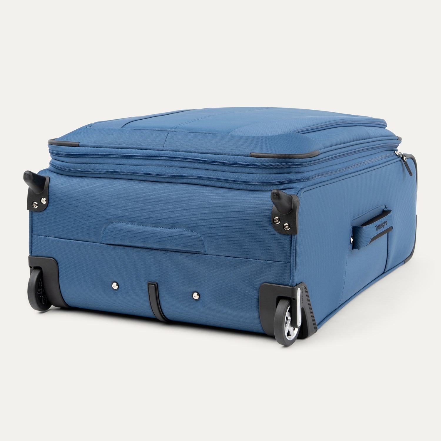 Travelpro Maxlite 5 26" Medium Check-In Expandable Rollaboard in Ensign Blue — detail view
