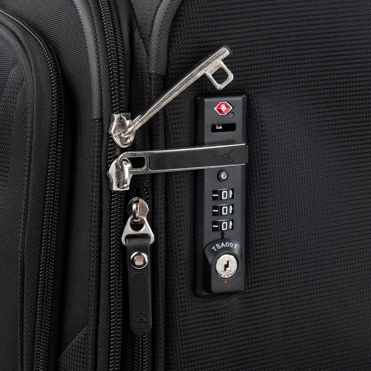 Travelpro Maxlite 5 International Carry-On Spinner in Black — detail view 3
