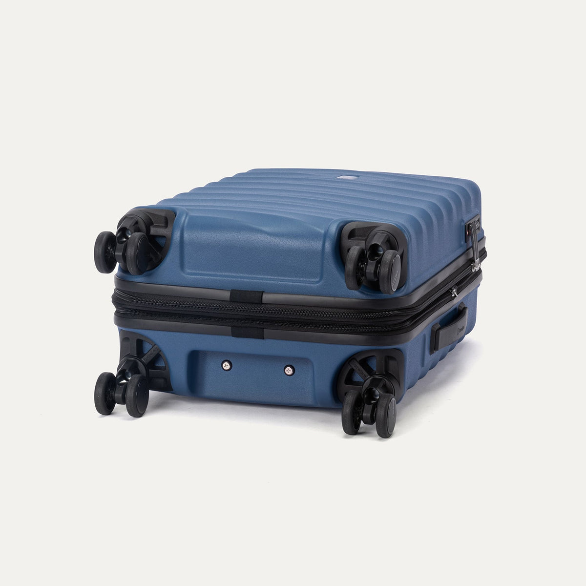 TravelPro Maxlite Air V2 Carry-On Hardside Spinner in Ensign Blue — detail view