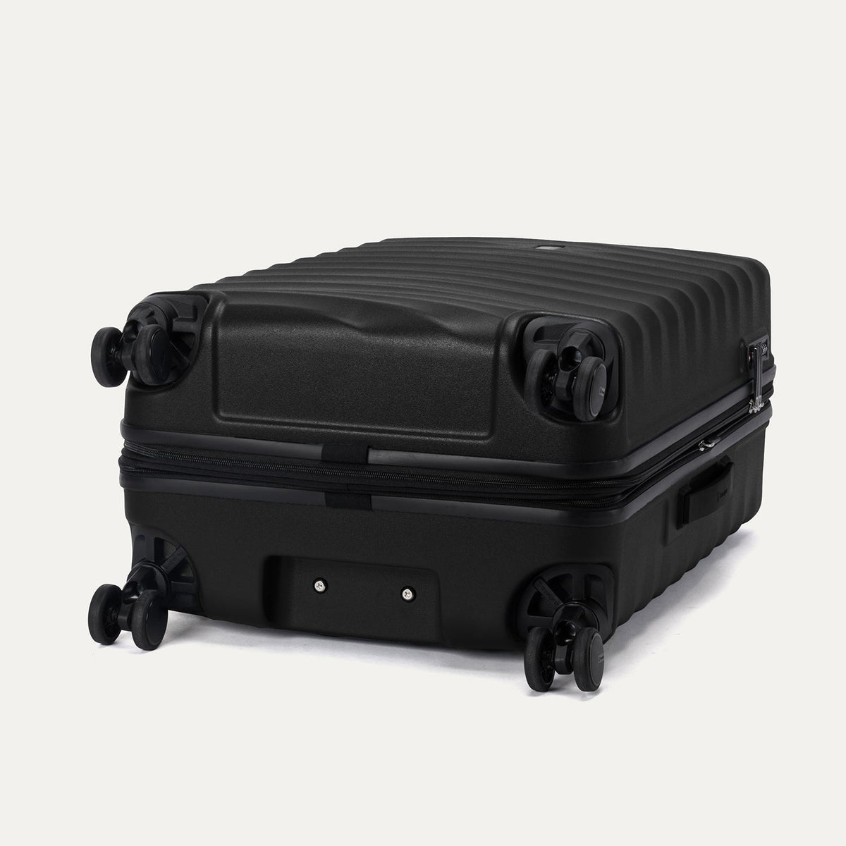 TravelPro Maxlite Air V2 Medium Check-In Hardside Spinner in Black — detail view