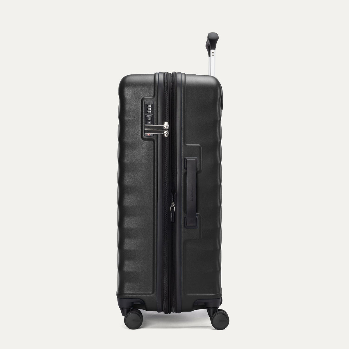 TravelPro Maxlite Air V2 Medium Check-In Hardside Spinner in Black — angle view 2