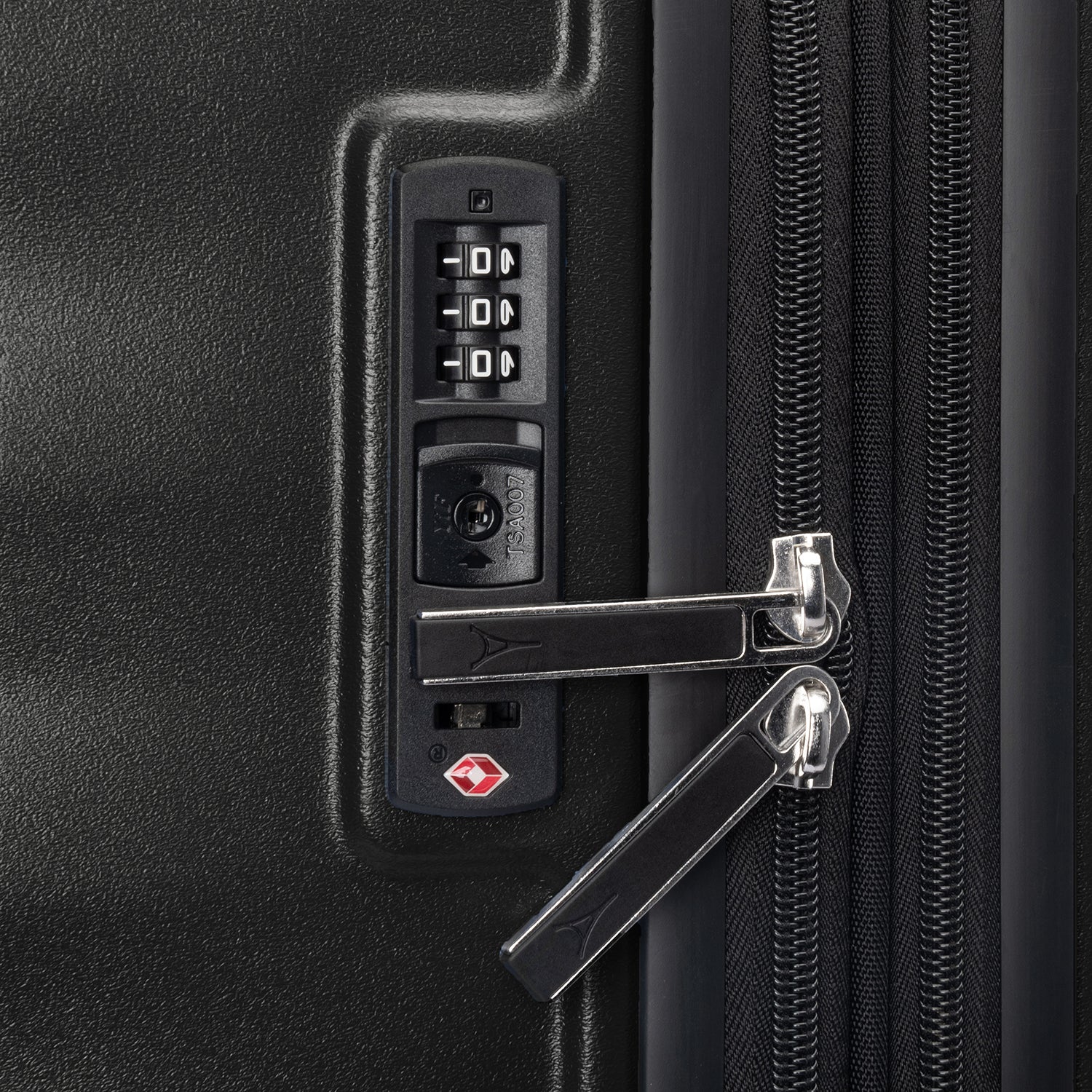Travelpro Maxlite Air V2 International Carry-On Hardside Spinner in Black — detail view