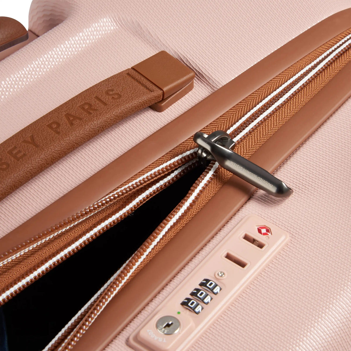 Delsey Chatelet Air 2.0 Large Spinner in Blush Pink — detail view 2