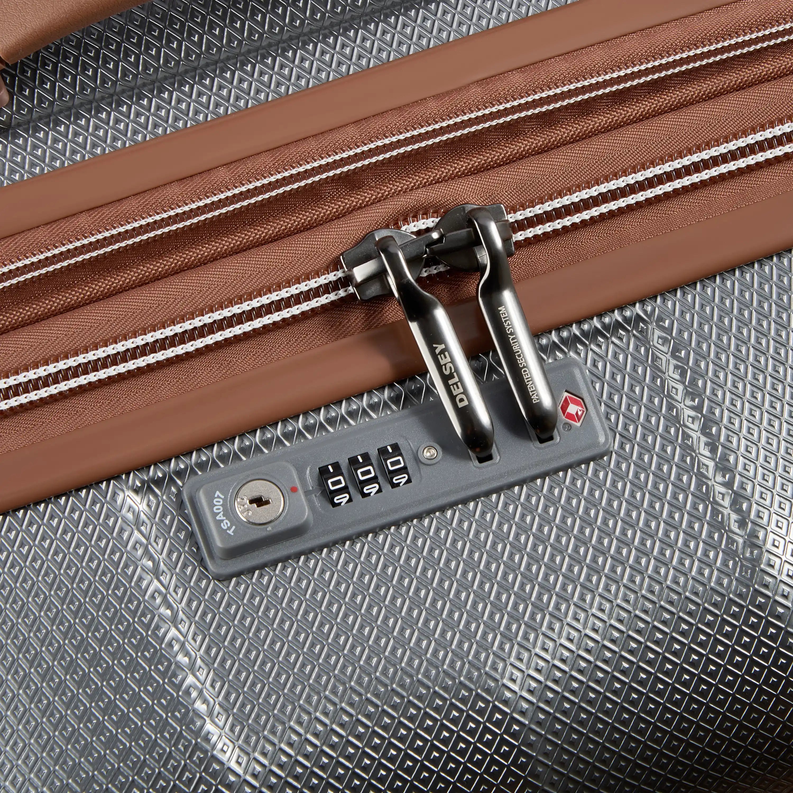 Delsey Carrousel Large Expandable Spinner in Platinum — detail view 2 # color_Platinum