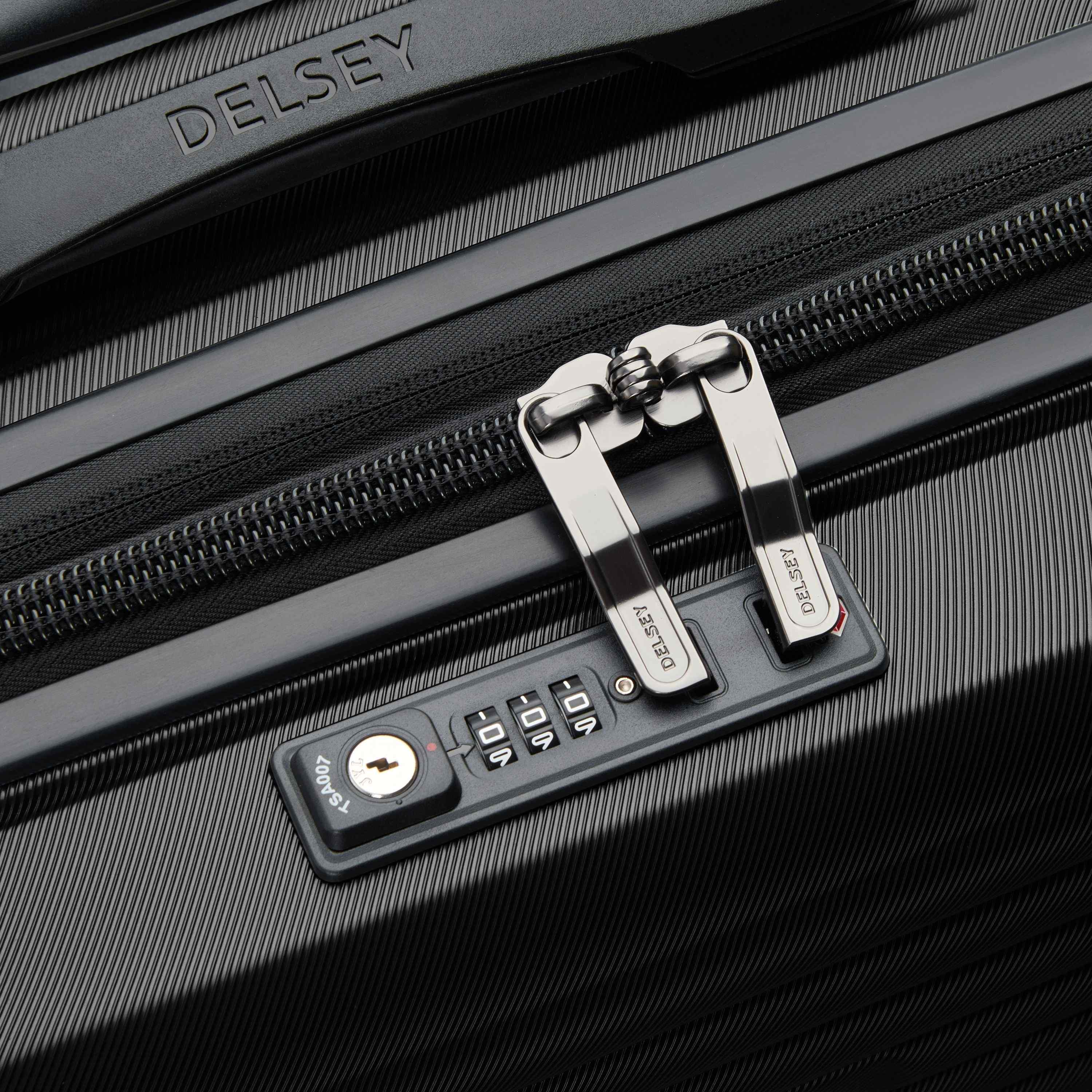 Delsey Cruise 3.0 2-Wheeled Underseater in Black — detail view 2 # color_Black