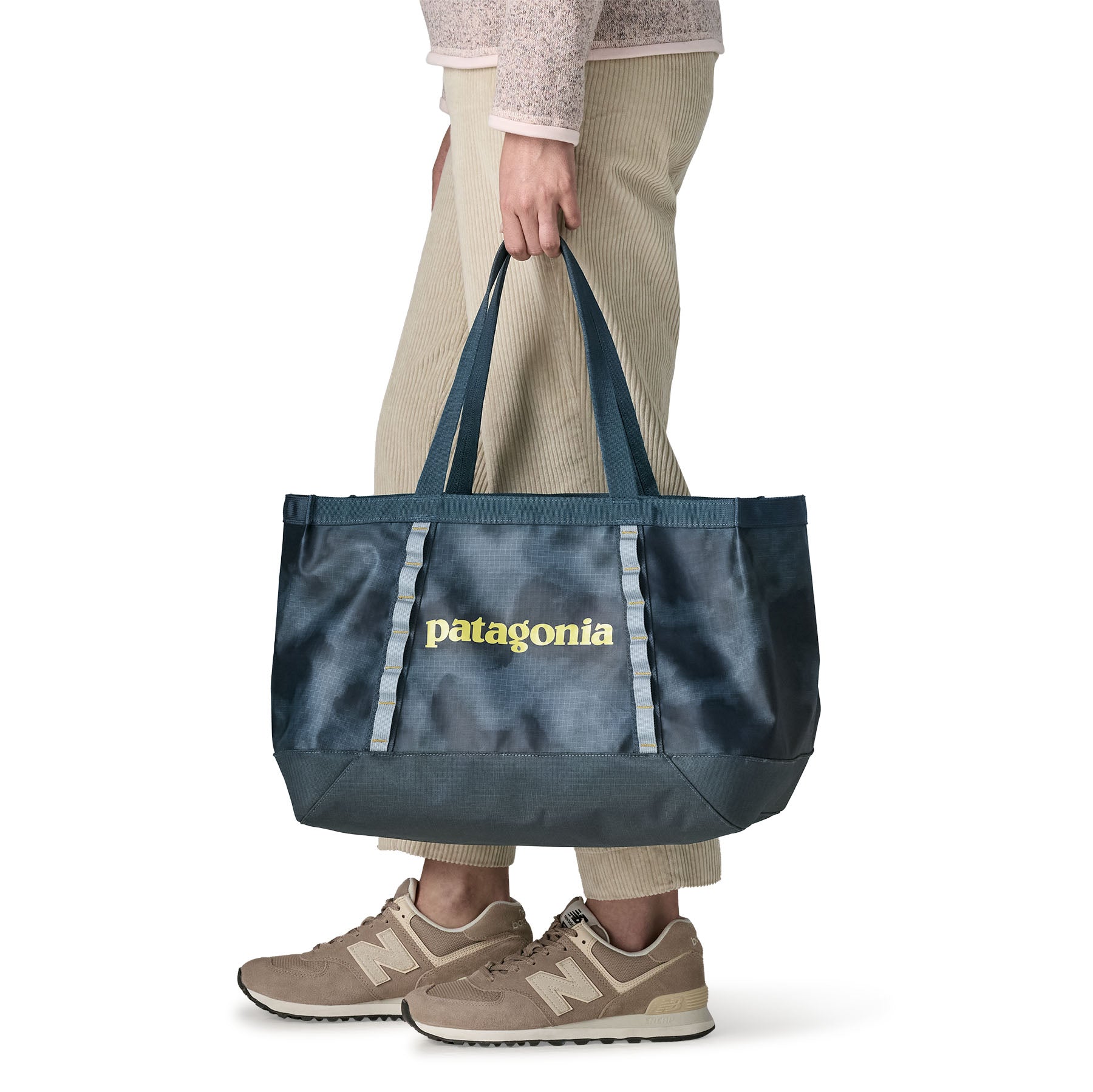 Patagonia Black Hole Tote 25L in Sastrugi: Summit Blue — lifestyle