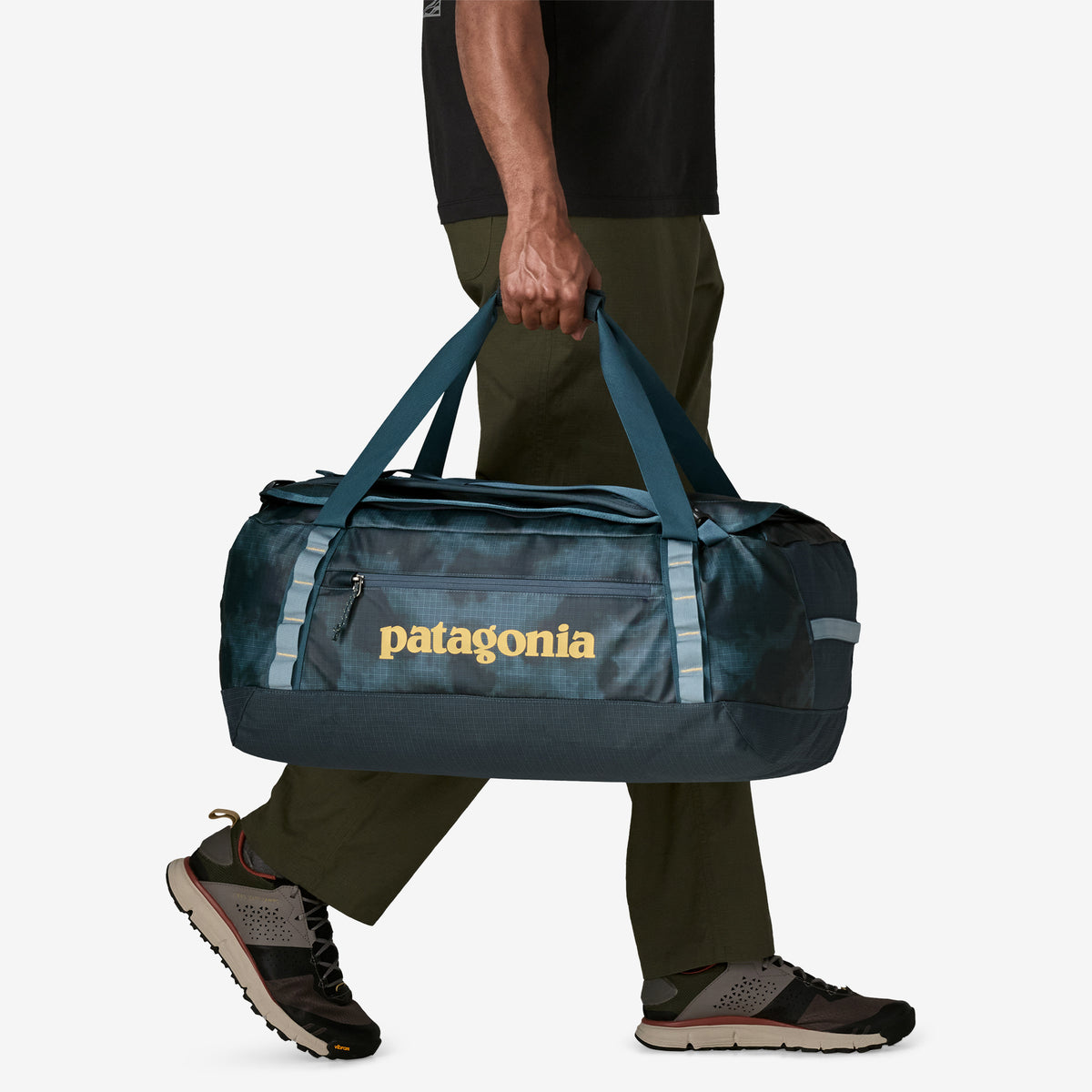 Patagonia Black Hole Duffel 55L in Sastrugi: Summit Blue — lifestyle 3