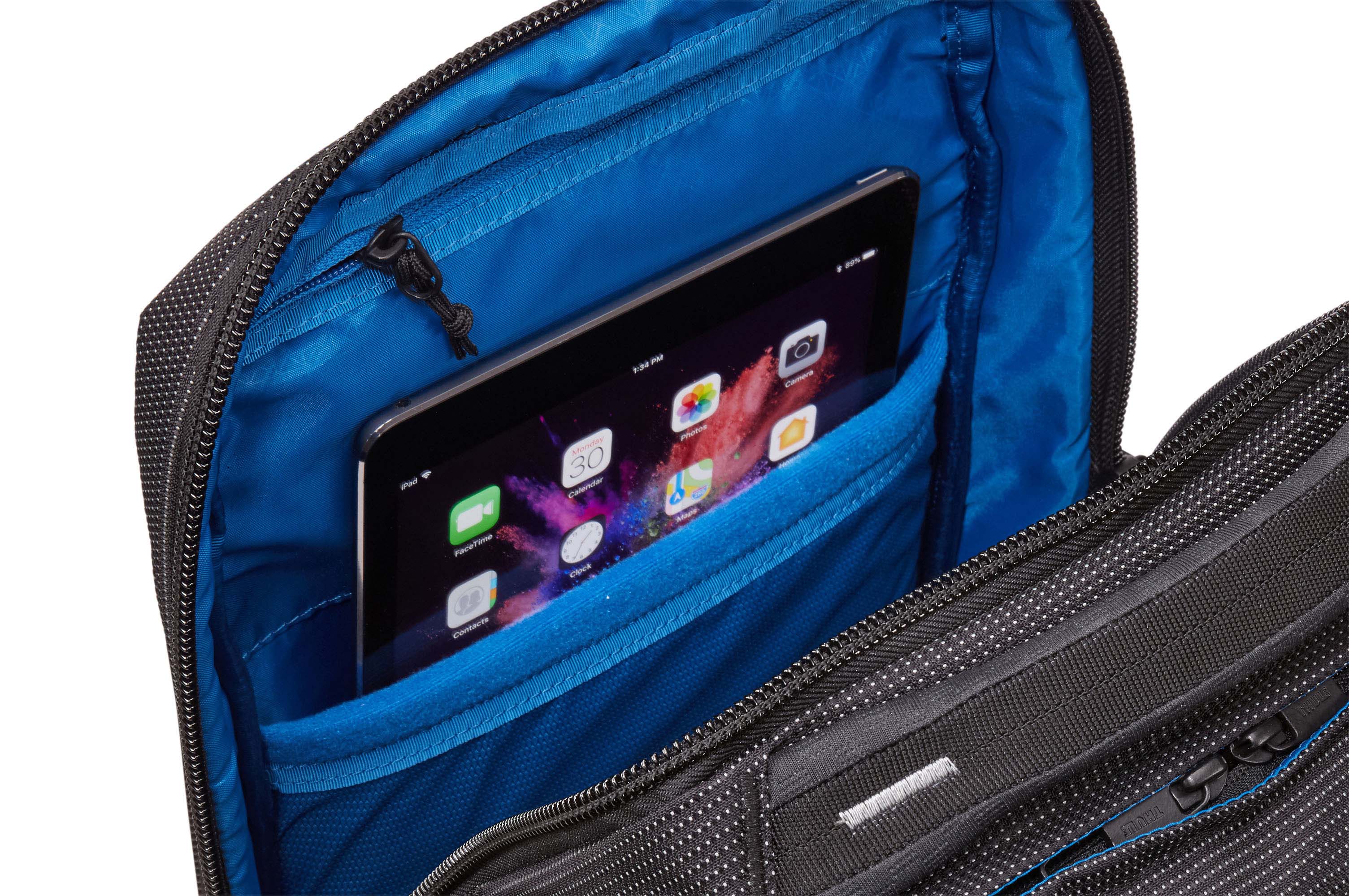 Thule Crossover 2 Backpack 20L in Black — detail view 4 # color_Black