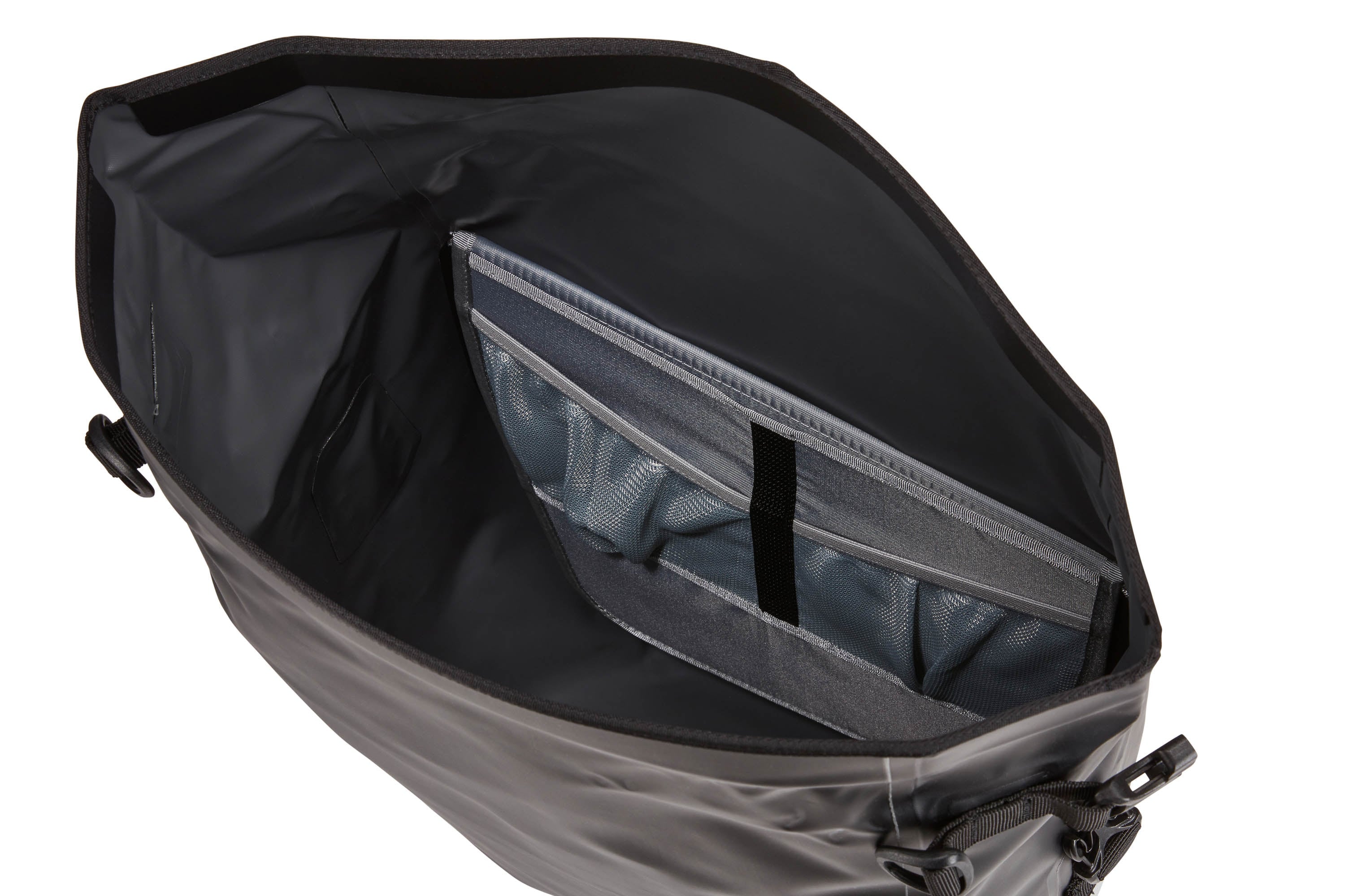 Thule Shield Pannier 25L in Black — interior view 2 # color_Black