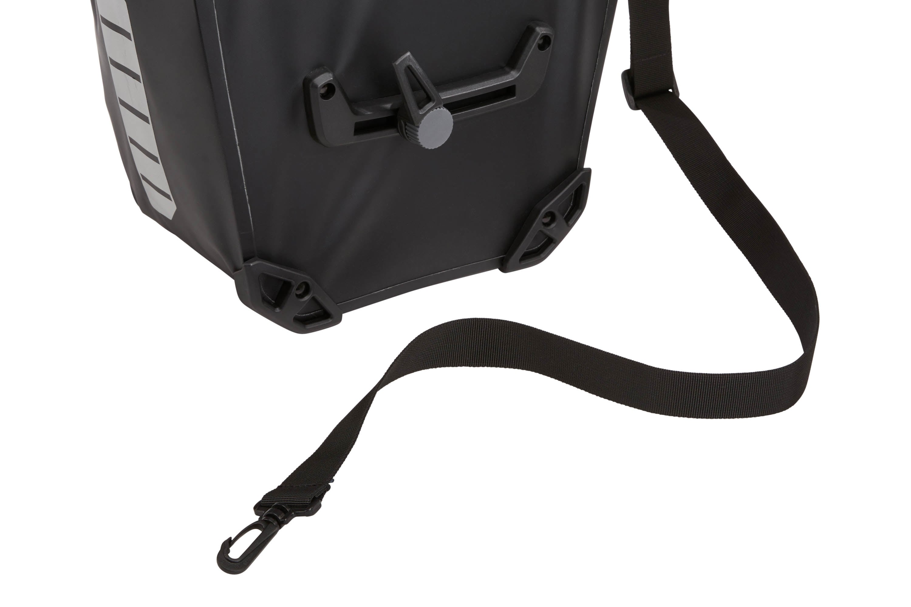 Thule Shield Pannier 25L in Black — detail view 2 # color_Black