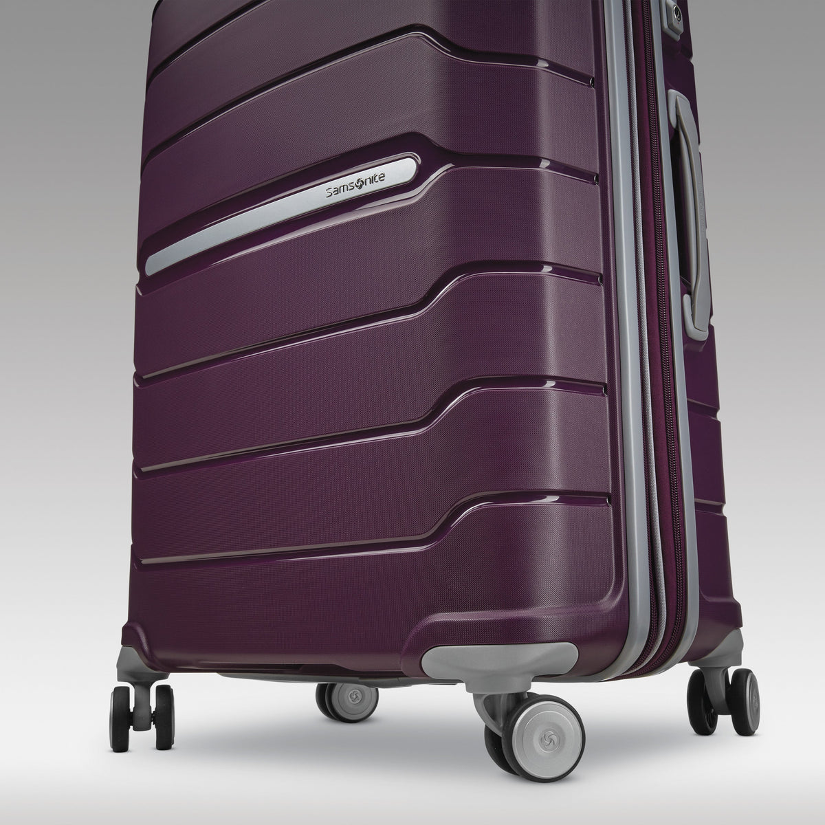 Samsonite Freeform 24" Spinner in Amethyst Purple — detail view 4