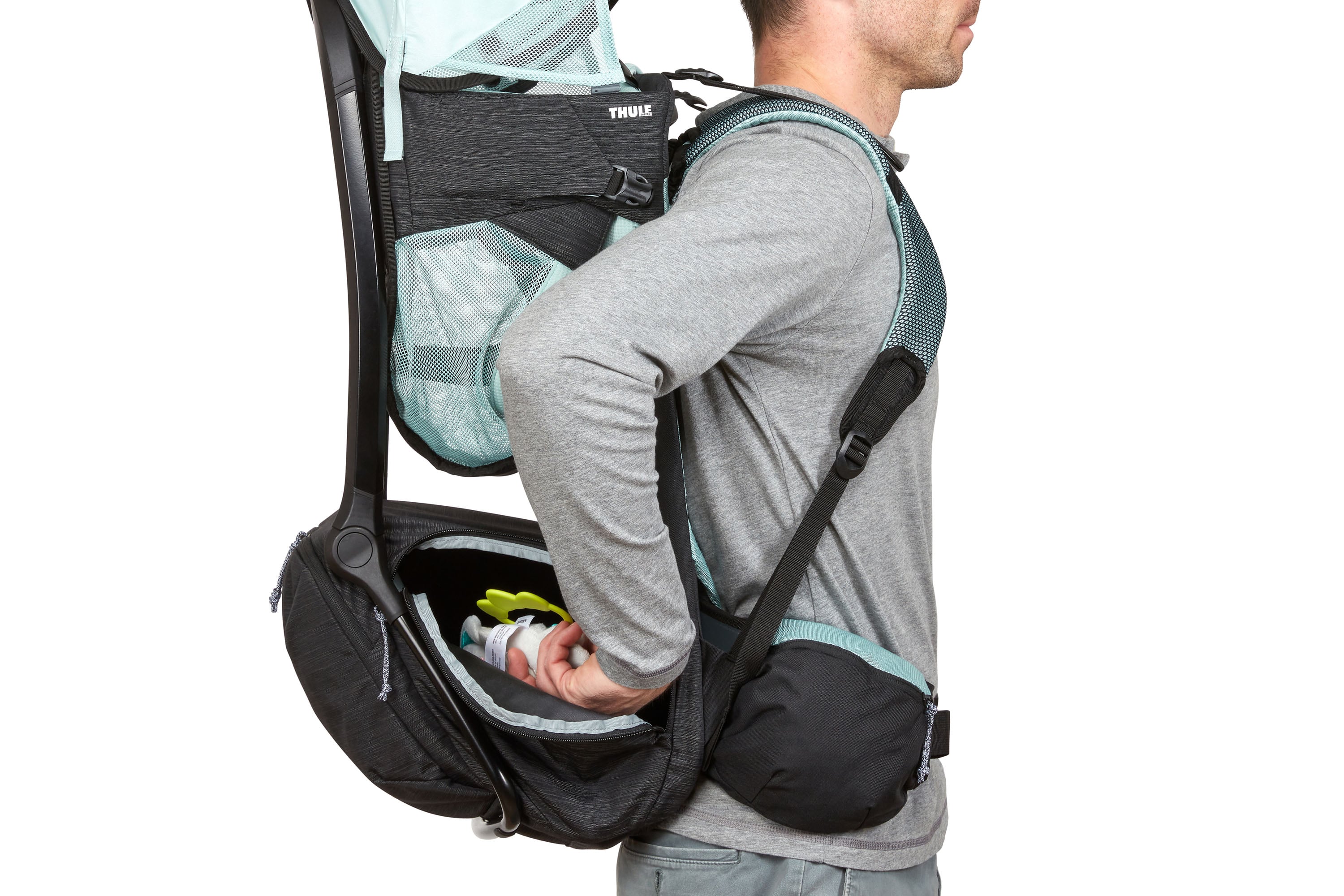 Thule Sapling in Black — lifestyle 3 # color_Black