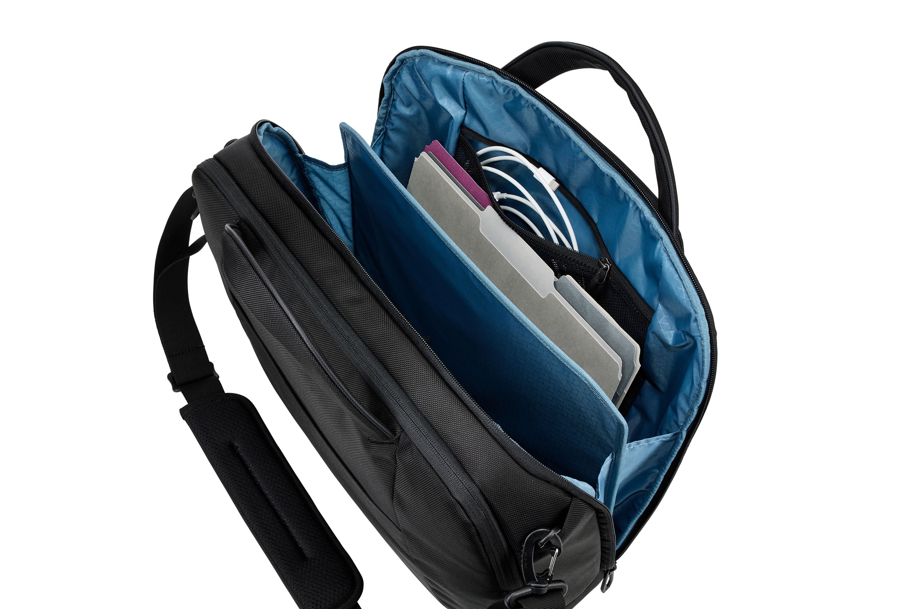 Thule Accent Briefcase 17L in Black — interior view 3 # color_Black