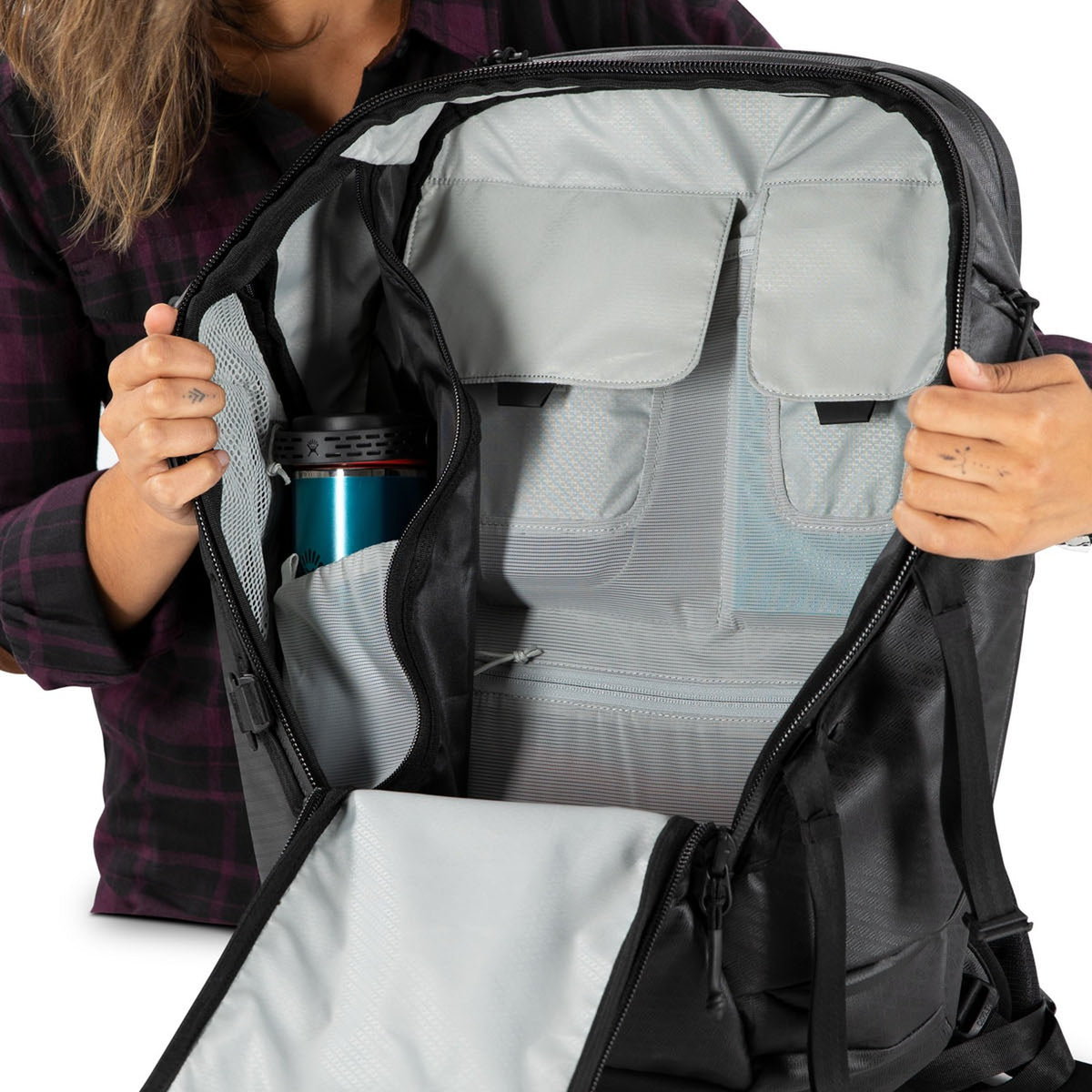 Osprey Archeon Travel | Everyday Backpack 30L in Black — detail view 3