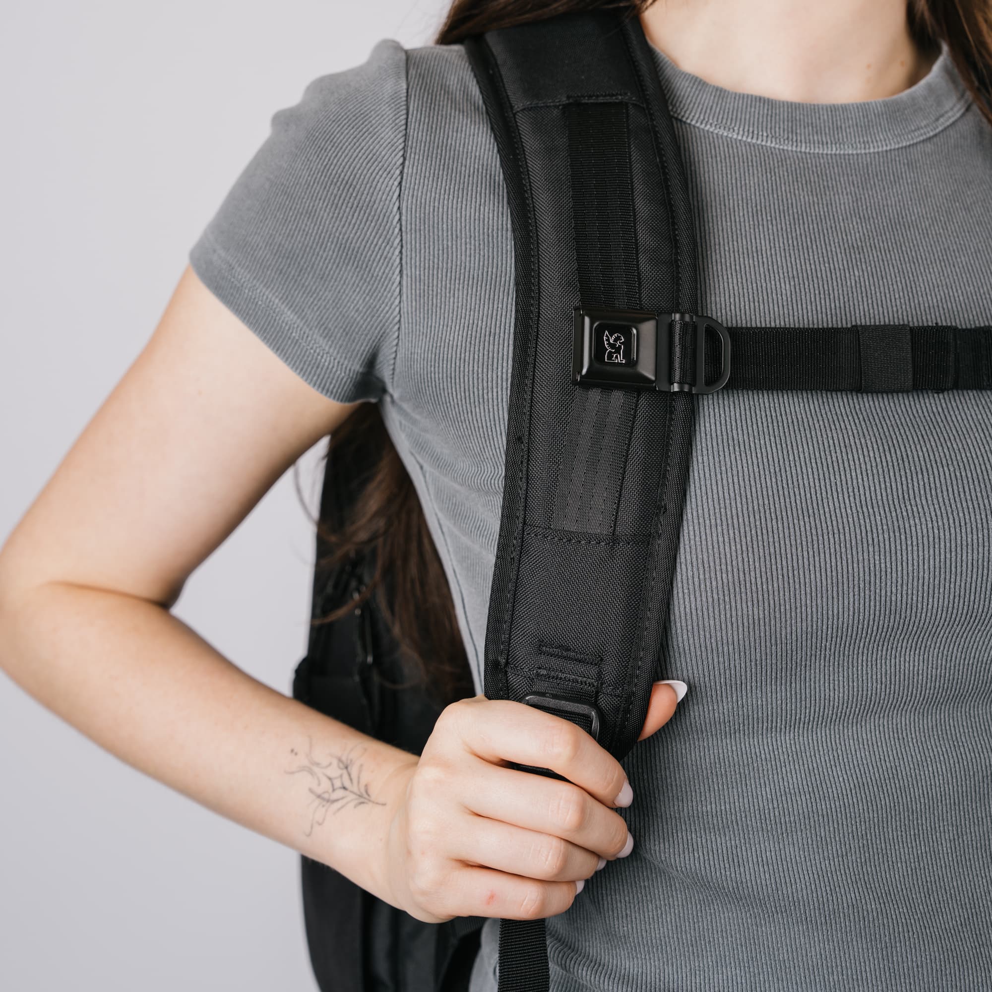 Chrome Industries Recruit Pack 22L in Black — angle view 5 # color_Black