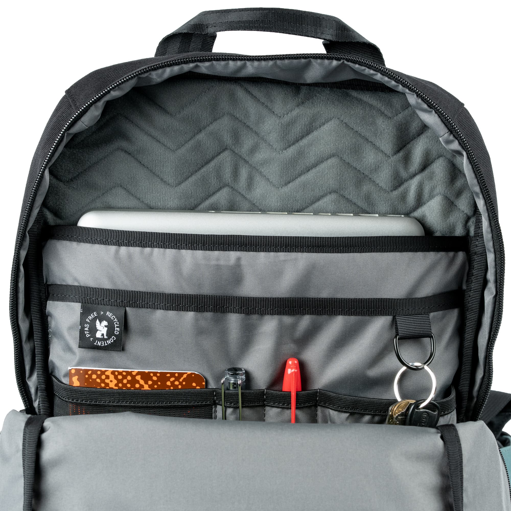 Chrome Industries Recruit Pack 22L in Black — angle view 6 # color_Black