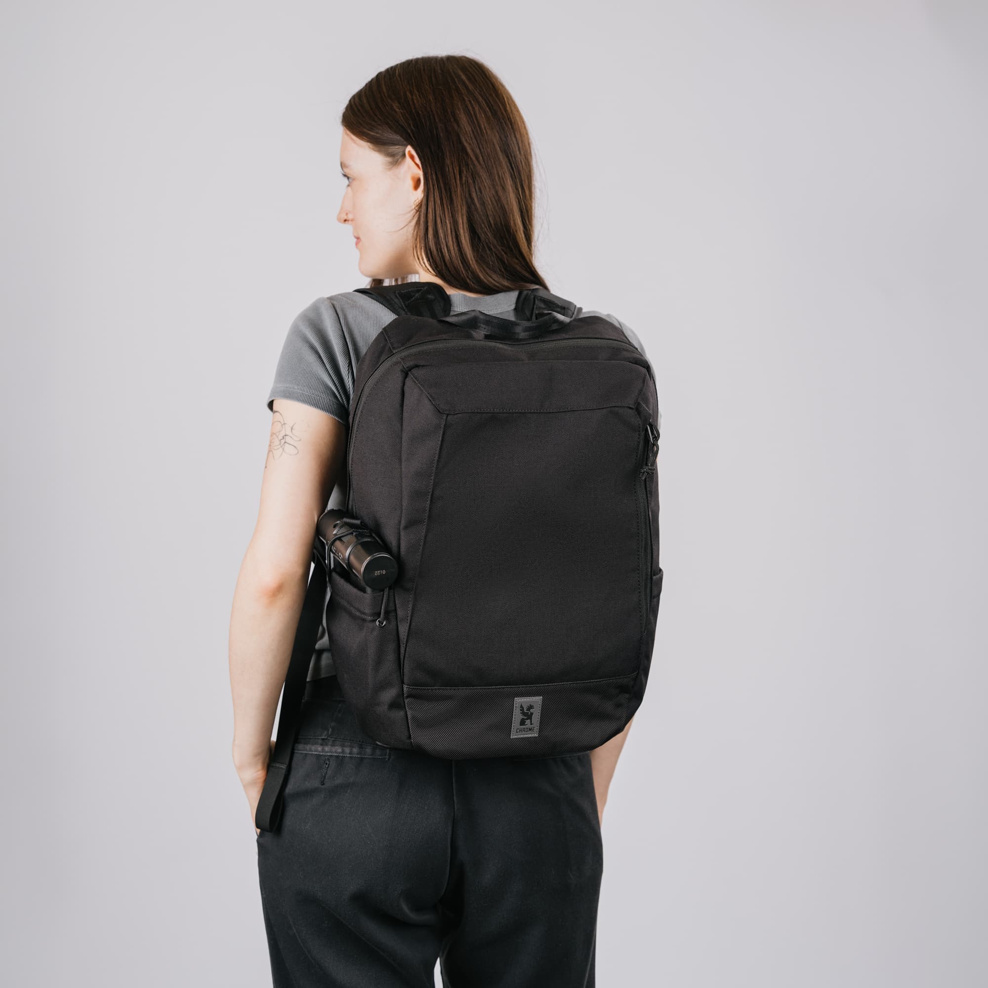 Chrome Industries Recruit Pack 22L in Black — angle view 7 # color_Black