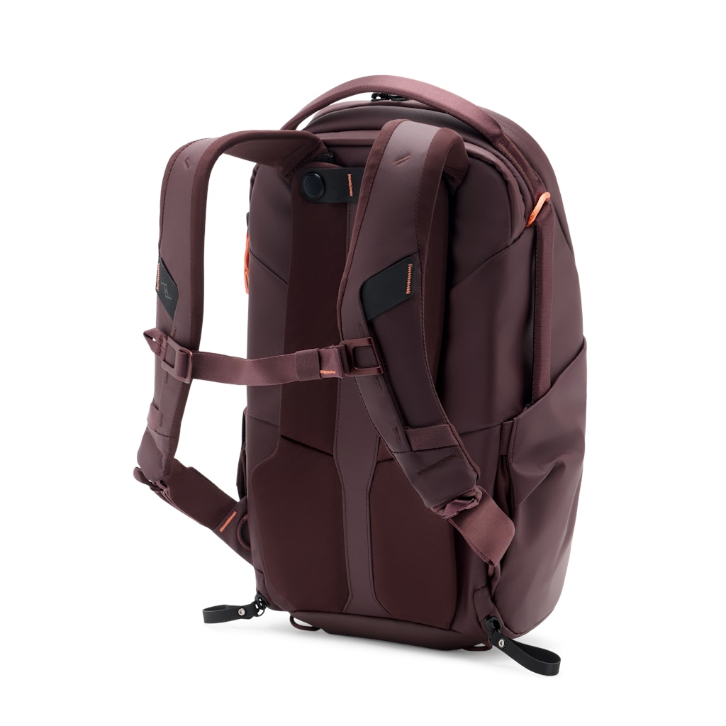 Peak Design Everyday Backpack Zip 15L in Eclipse — angle view 2 # color_Eclipse