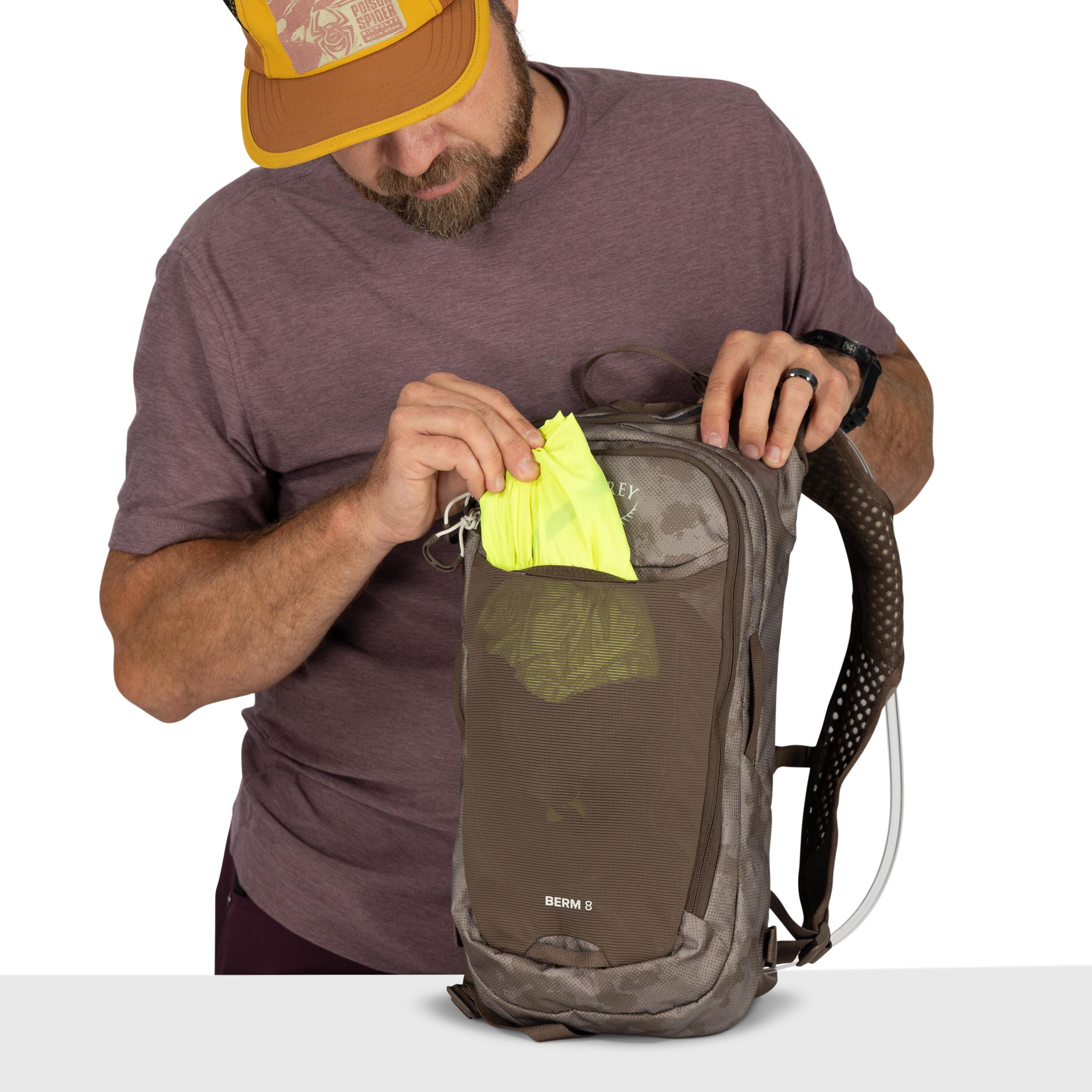 Osprey Berm 8 Bike Hydration Pack 8L in Pediment Grey Dust Print — detail view 3