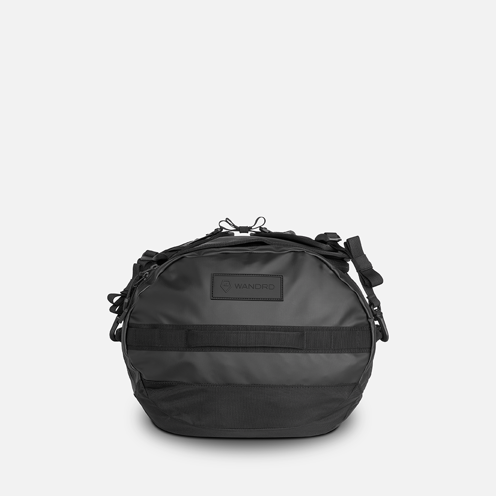 WANDRD CARRYALL Duffel 30L in Black — angle view 2