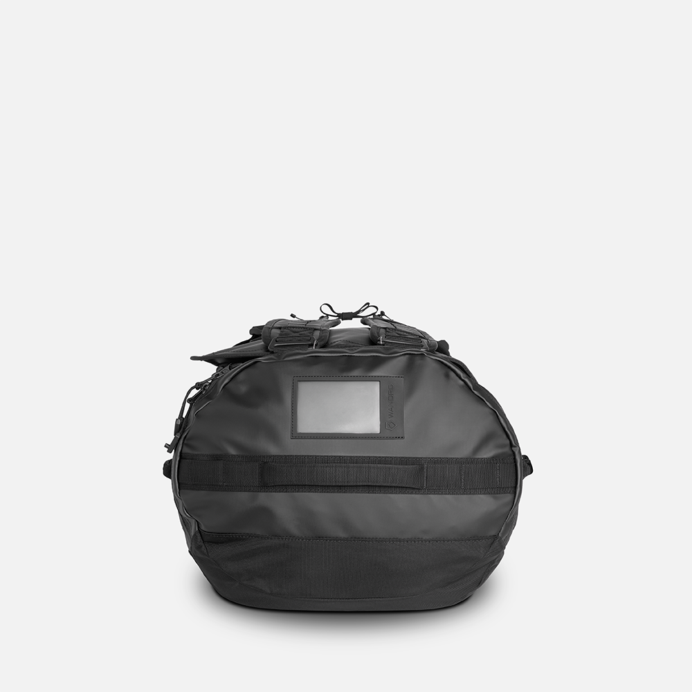 WANDRD CARRYALL Duffel 30L in Black — angle view 3