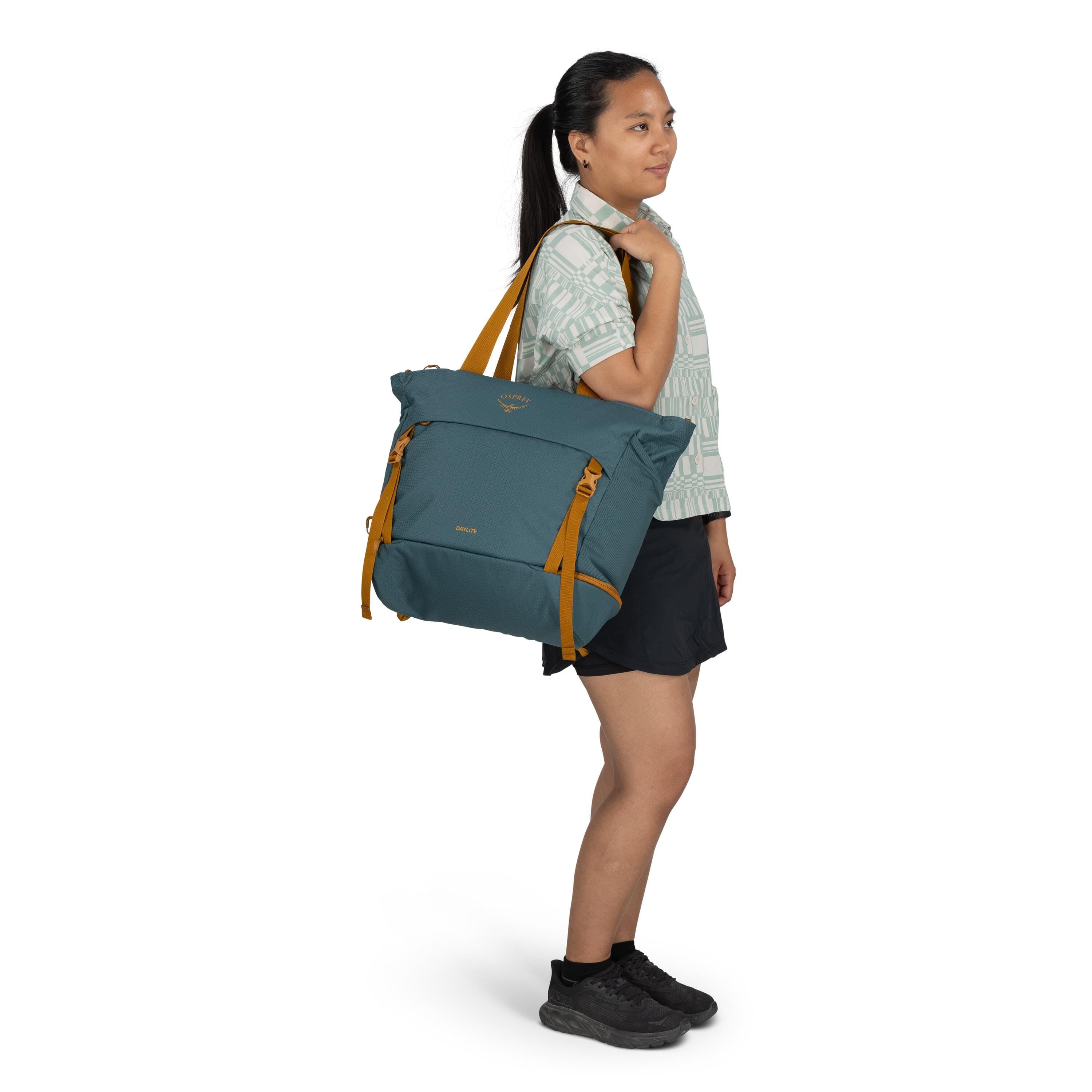 Osprey Daylite Large Tote Pack 26L in Torrent Blue — lifestyle