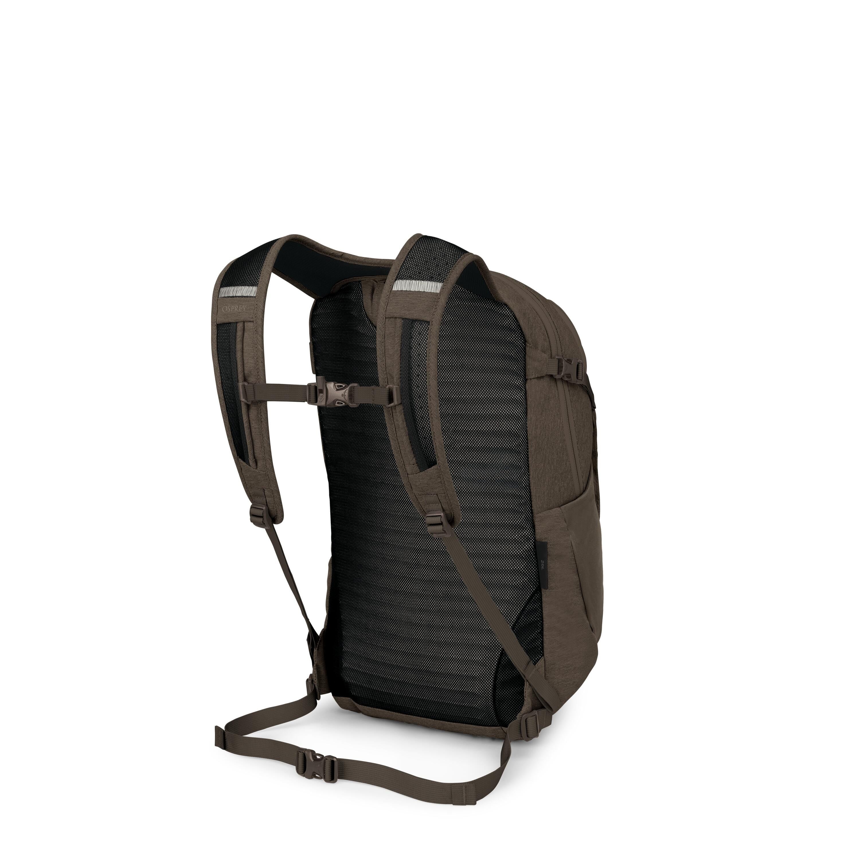 Osprey Daylite Plus Driftshade Backpack 20L in Truffle Brown — angle view 3