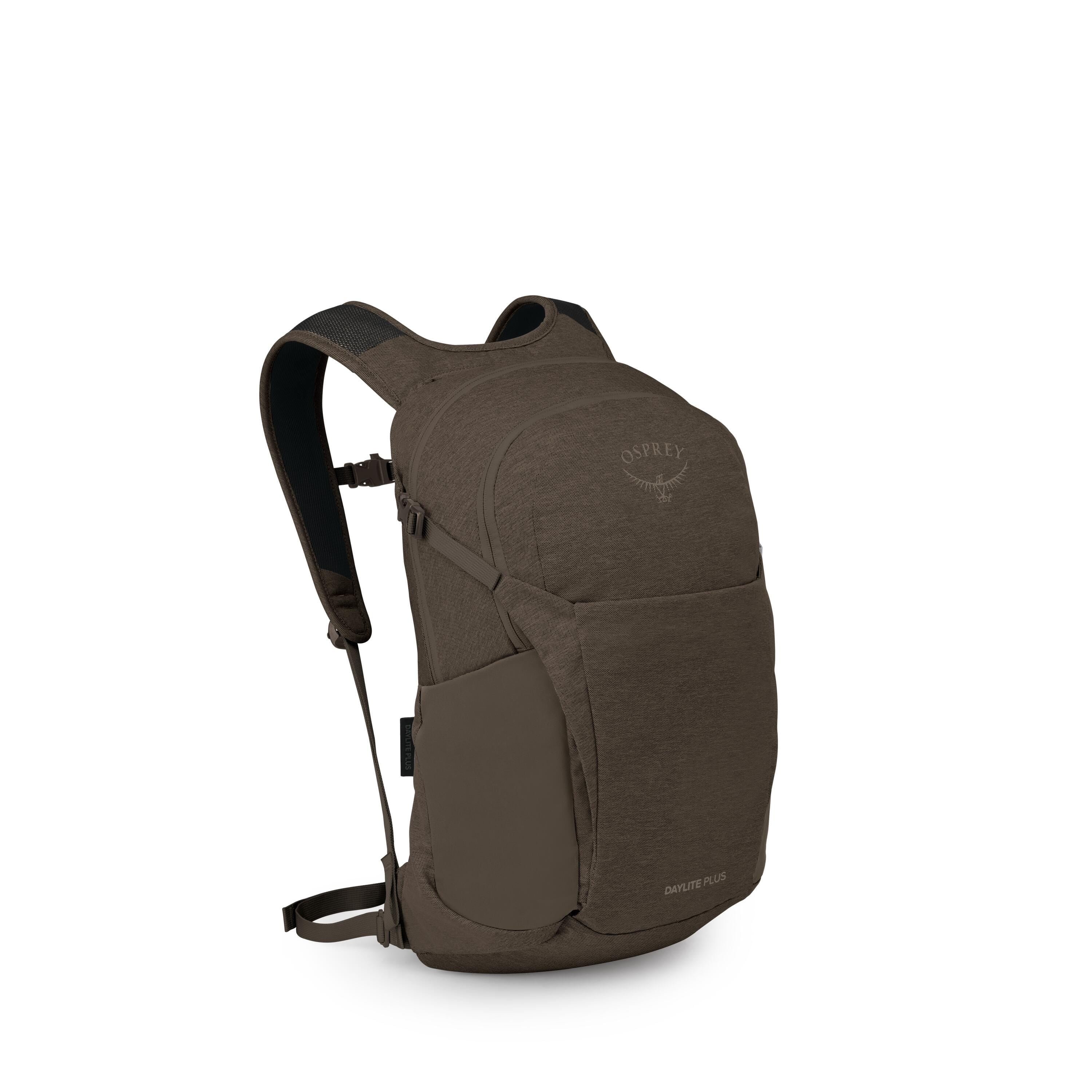 Osprey Daylite Plus Driftshade Backpack 20L in Truffle Brown — angle view 2
