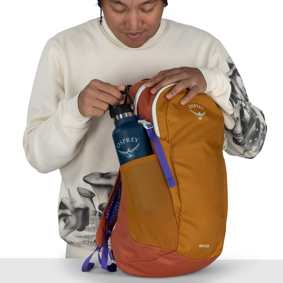 Osprey Daylite Backpack 13L in Barley Brown Multi — detail view 3
